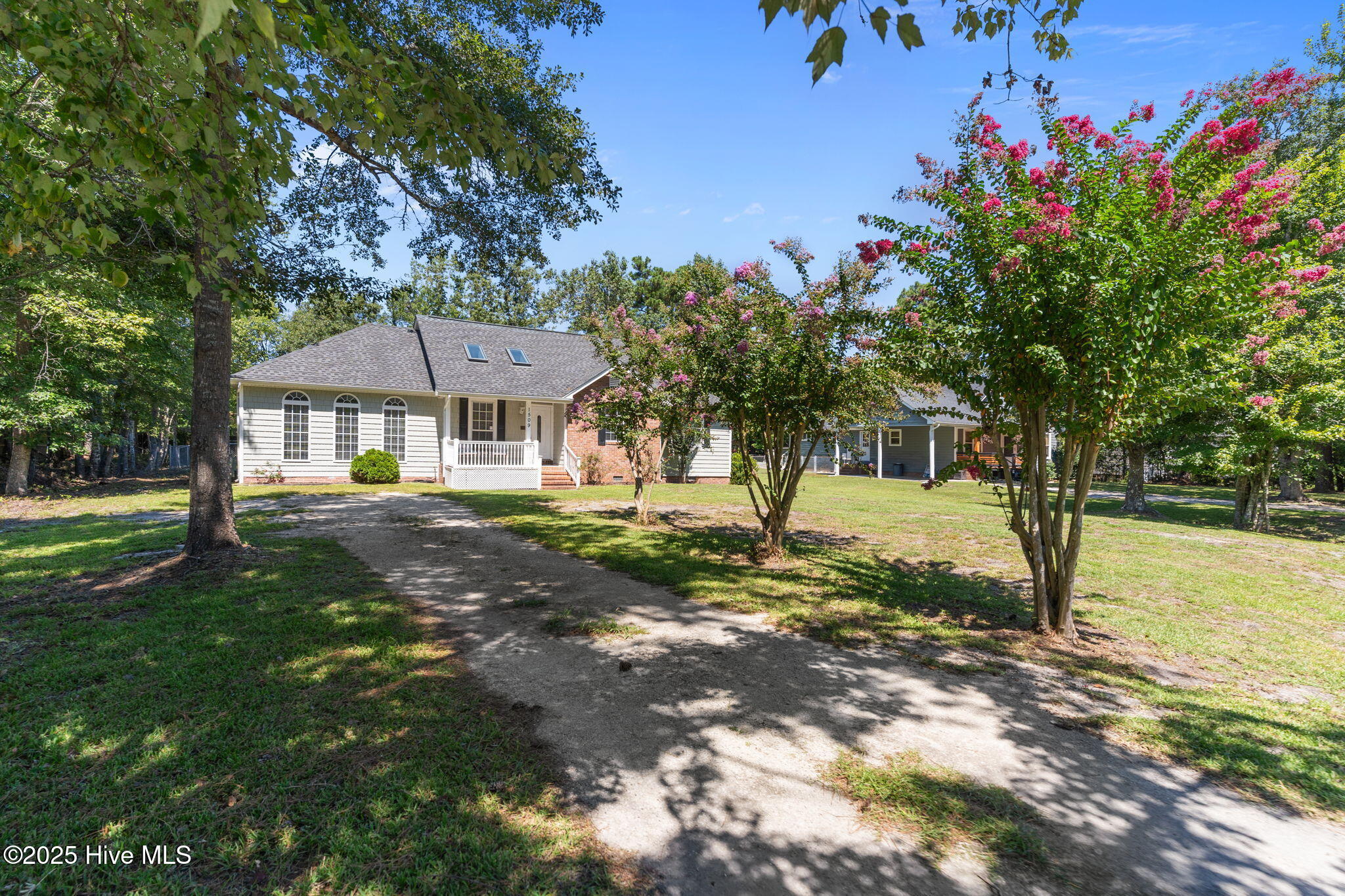 100527660 | Photo 47