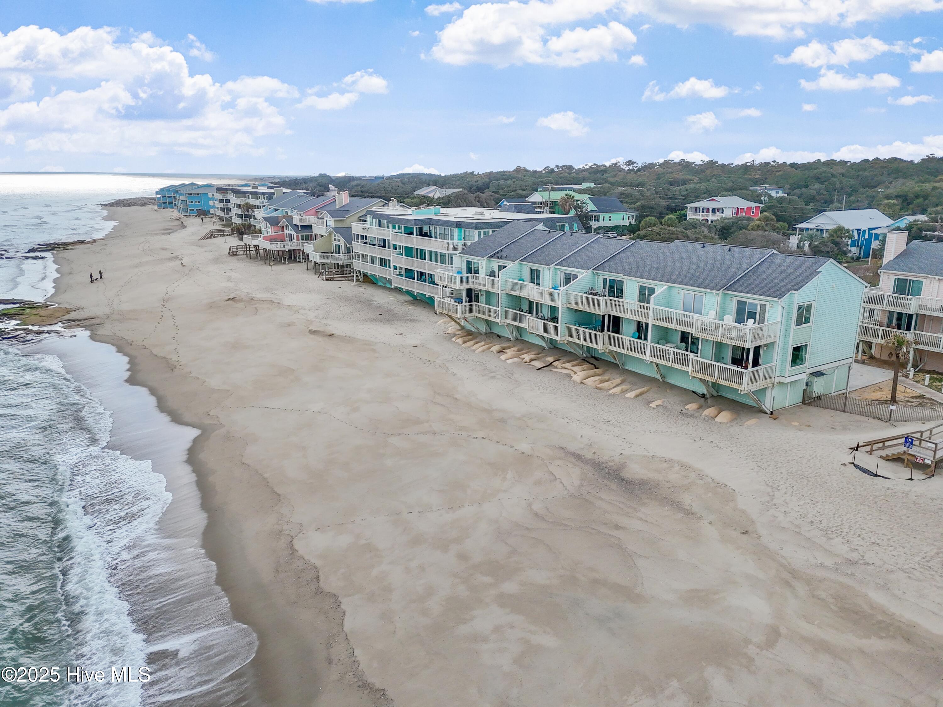 100544302 | Photo 42