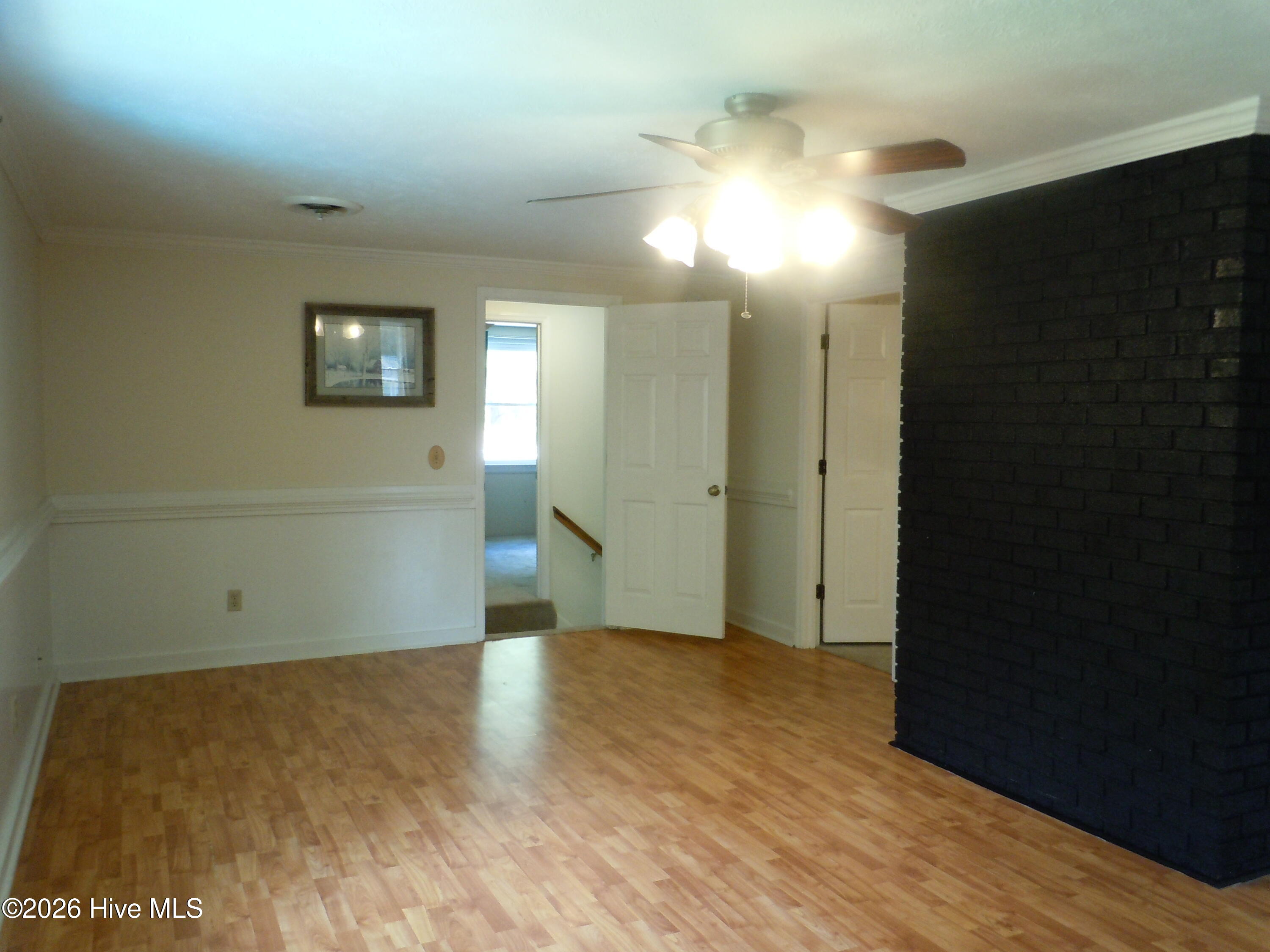 100565129 | Photo 47