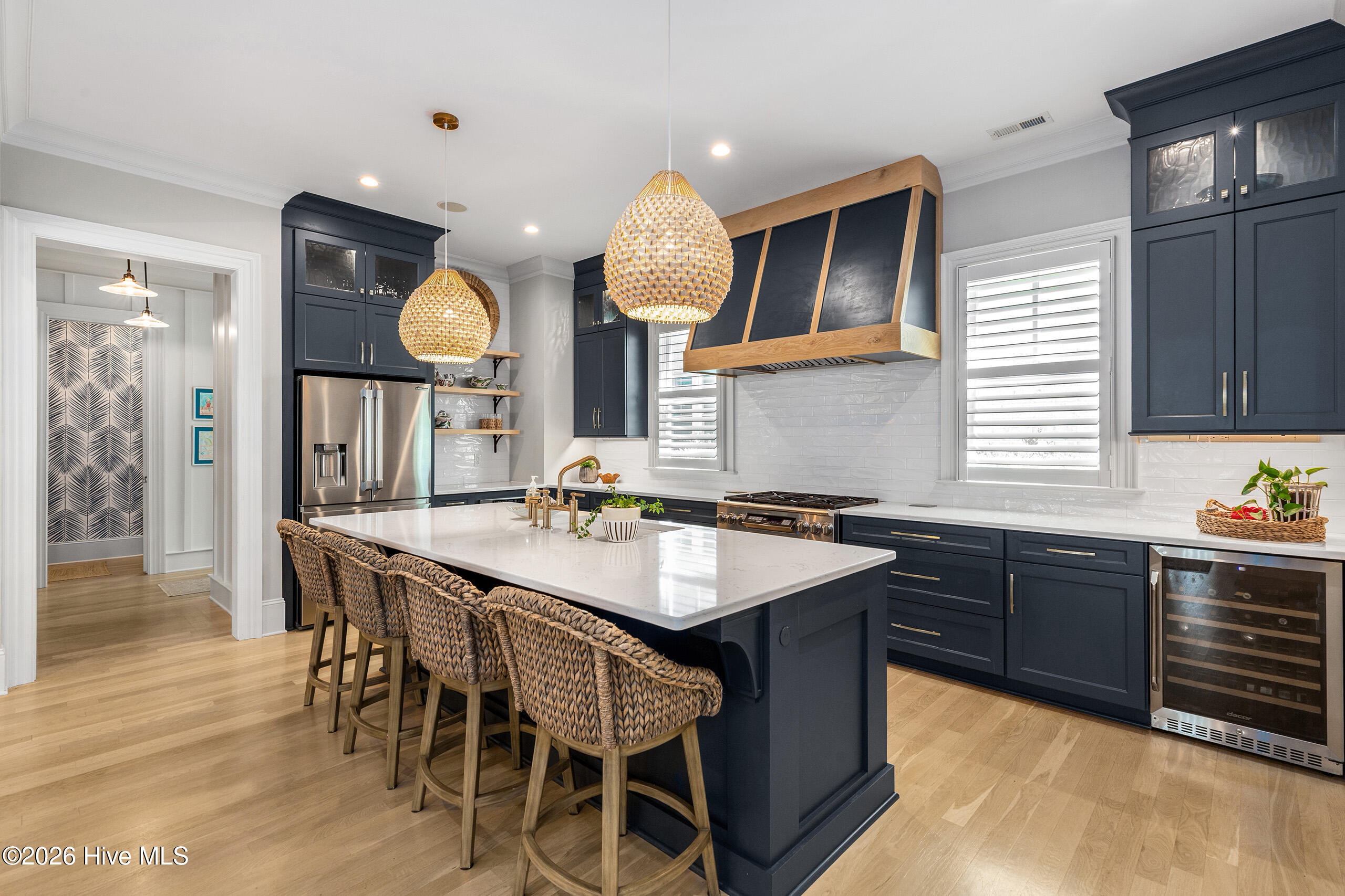 100563719 | Photo 15