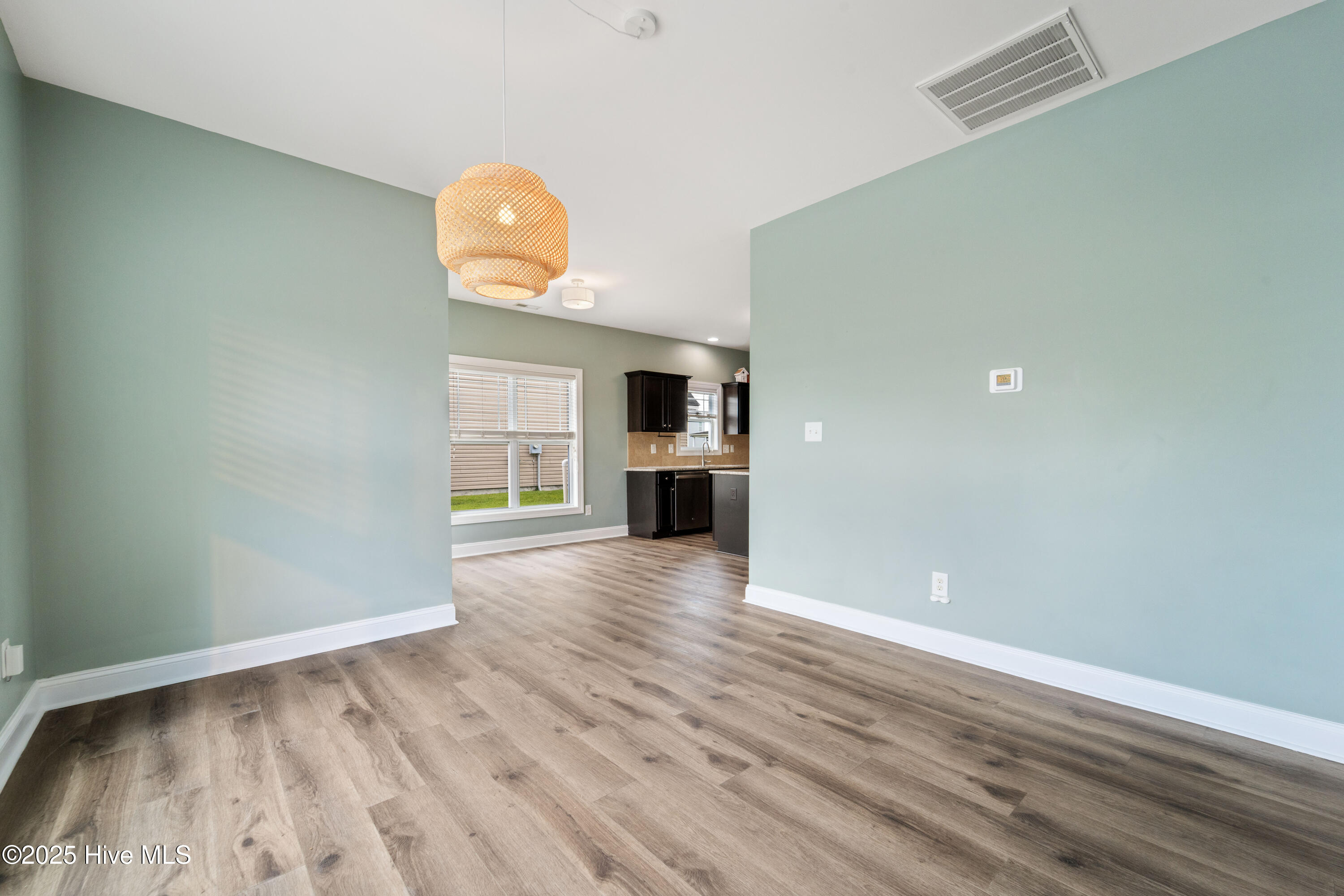 100525842 | Photo 29