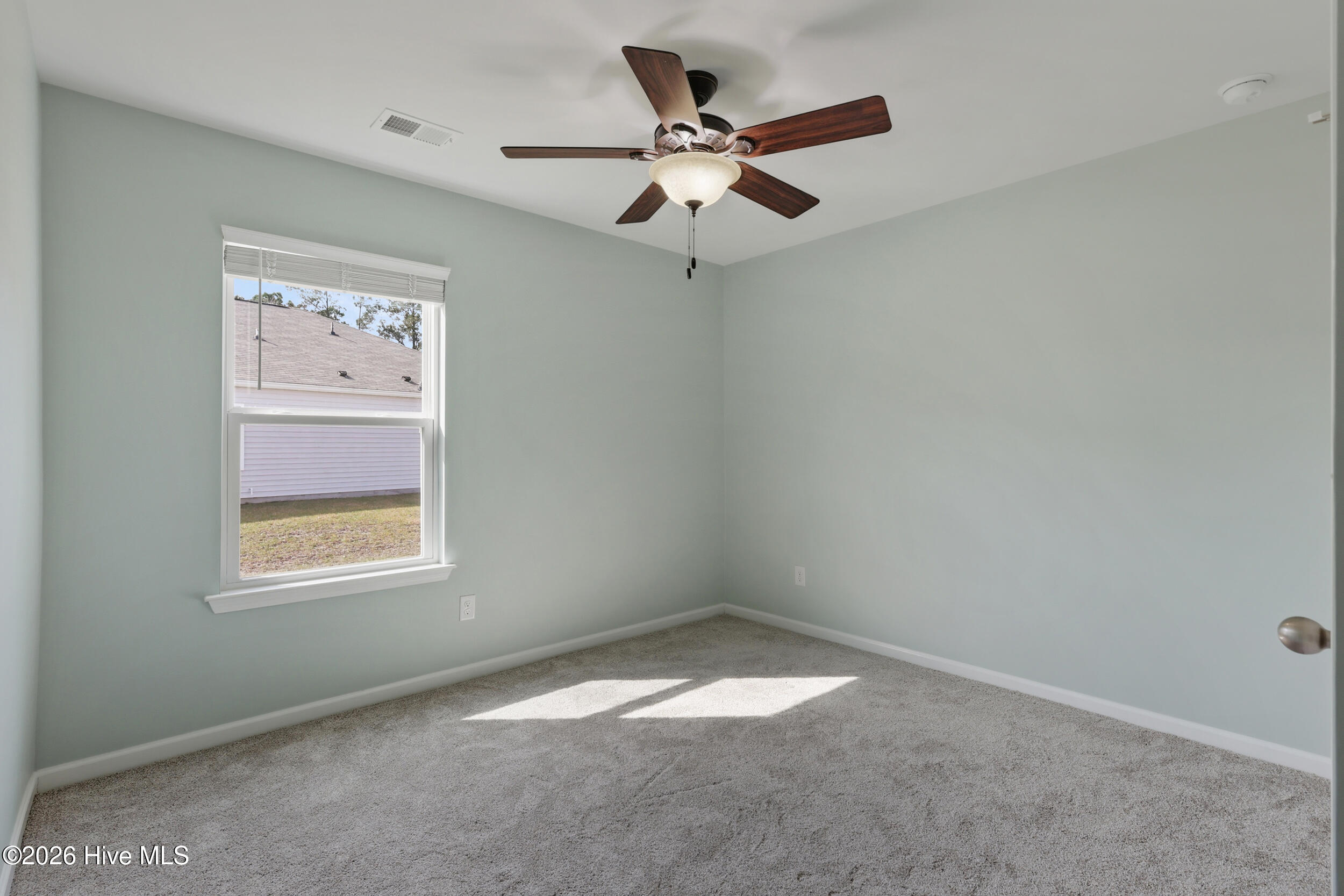 100563089 | Photo 20