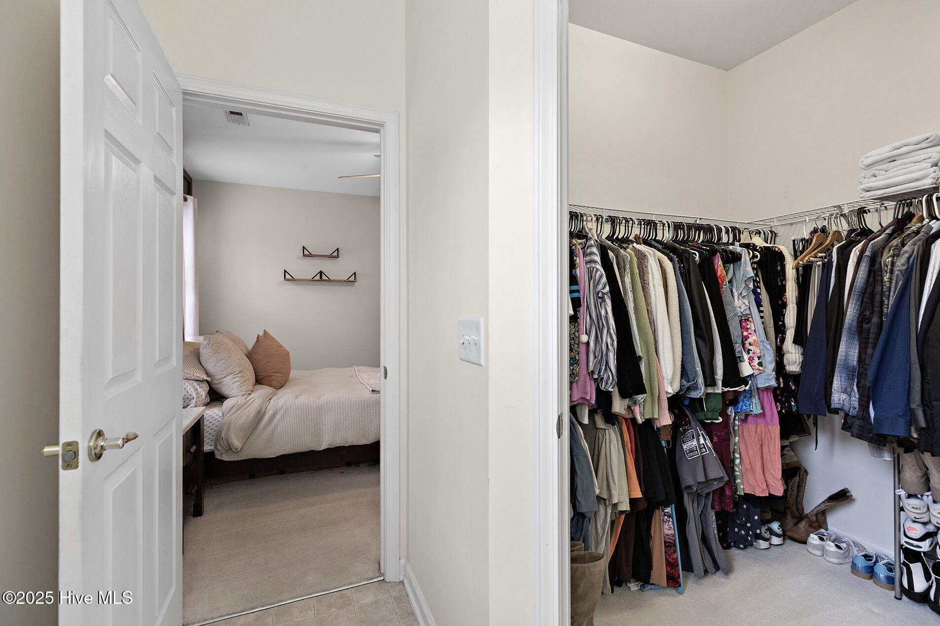 100546860 | Photo 18