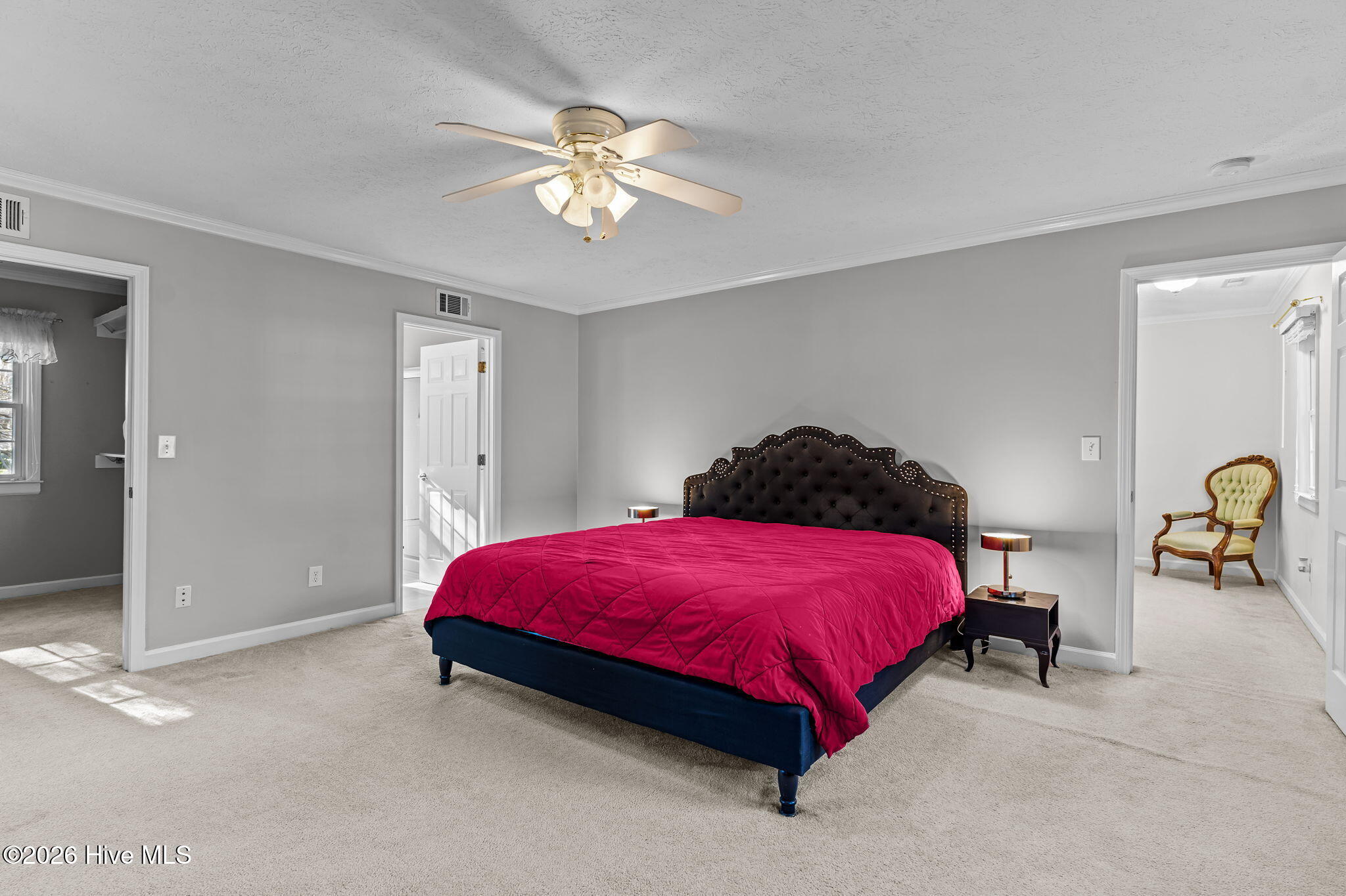 100550743 | Photo 53