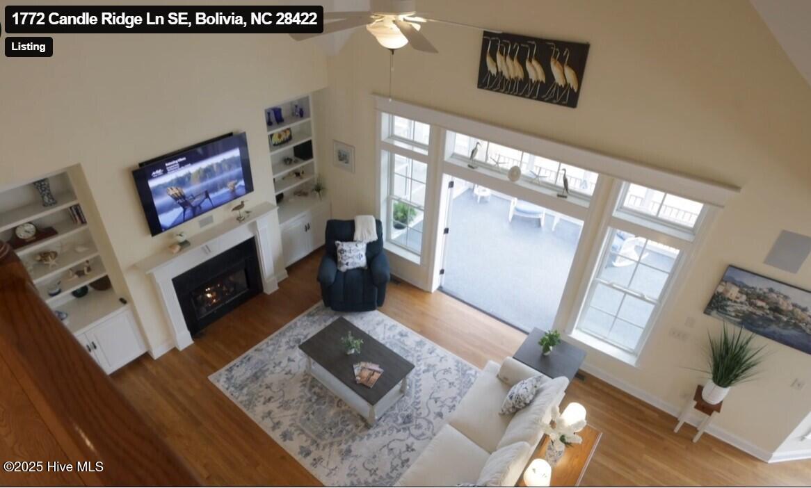 100493610 | Photo 65