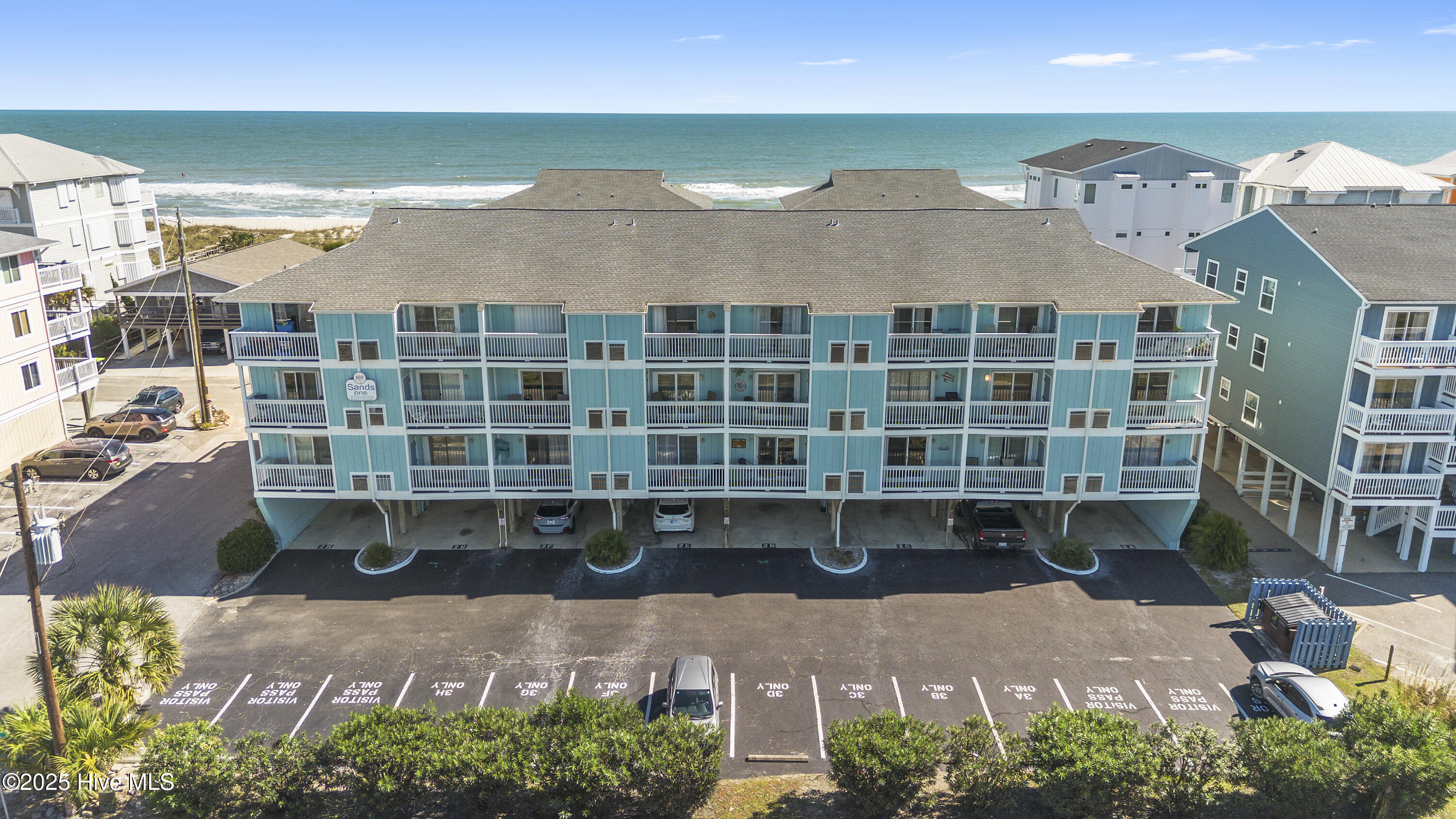 100537895 | Photo 30