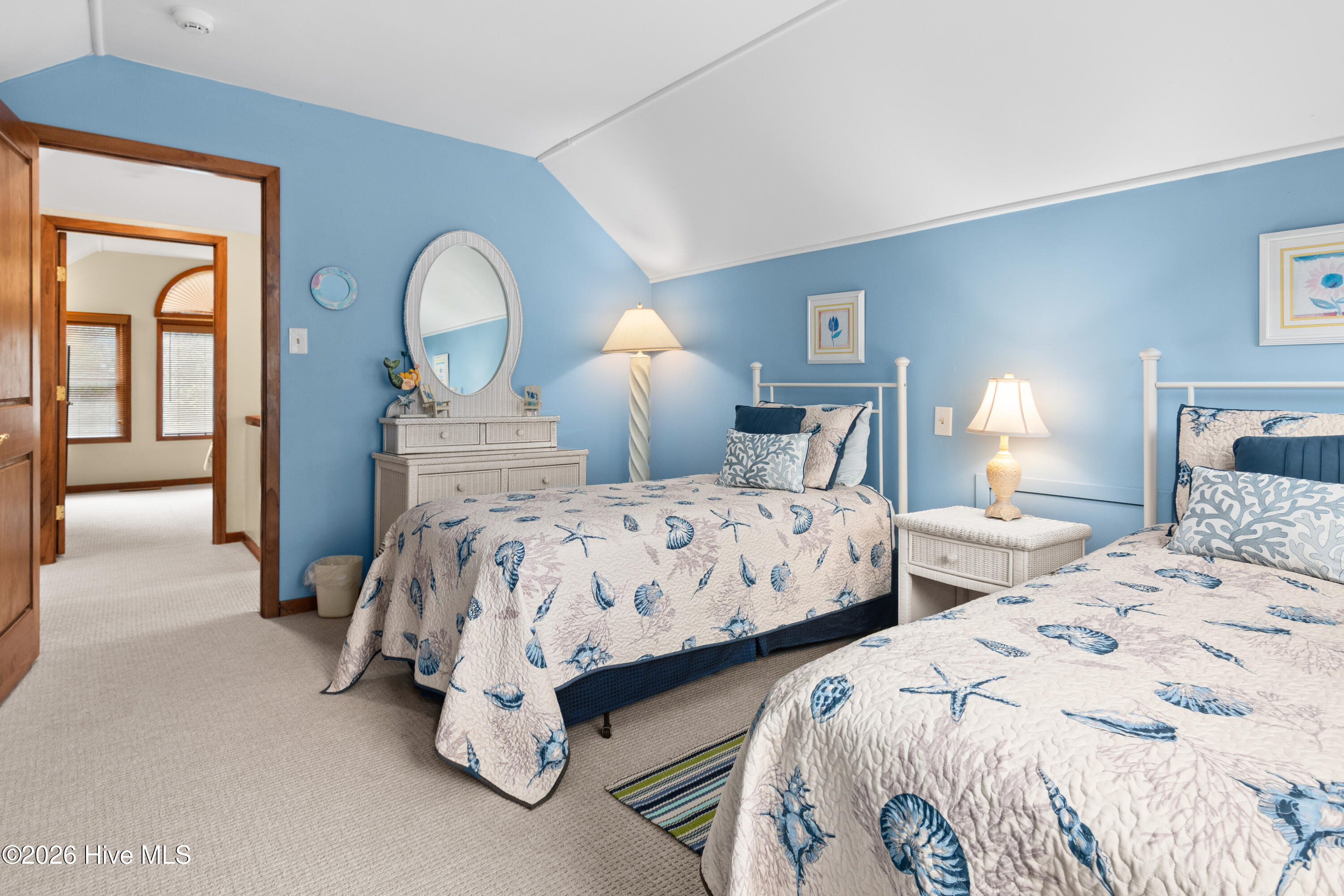 100561617 | Photo 25