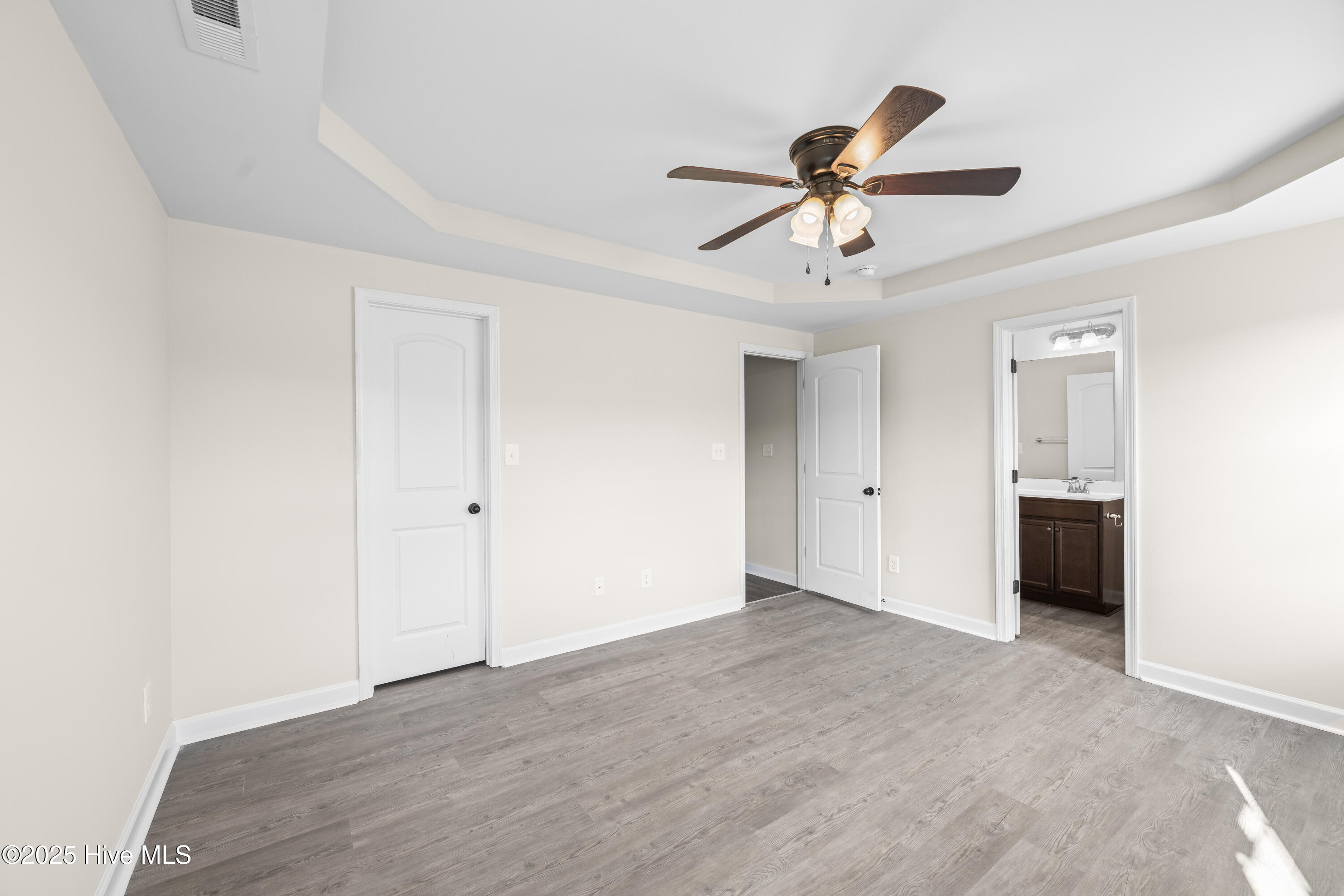 100544076 | Photo 19