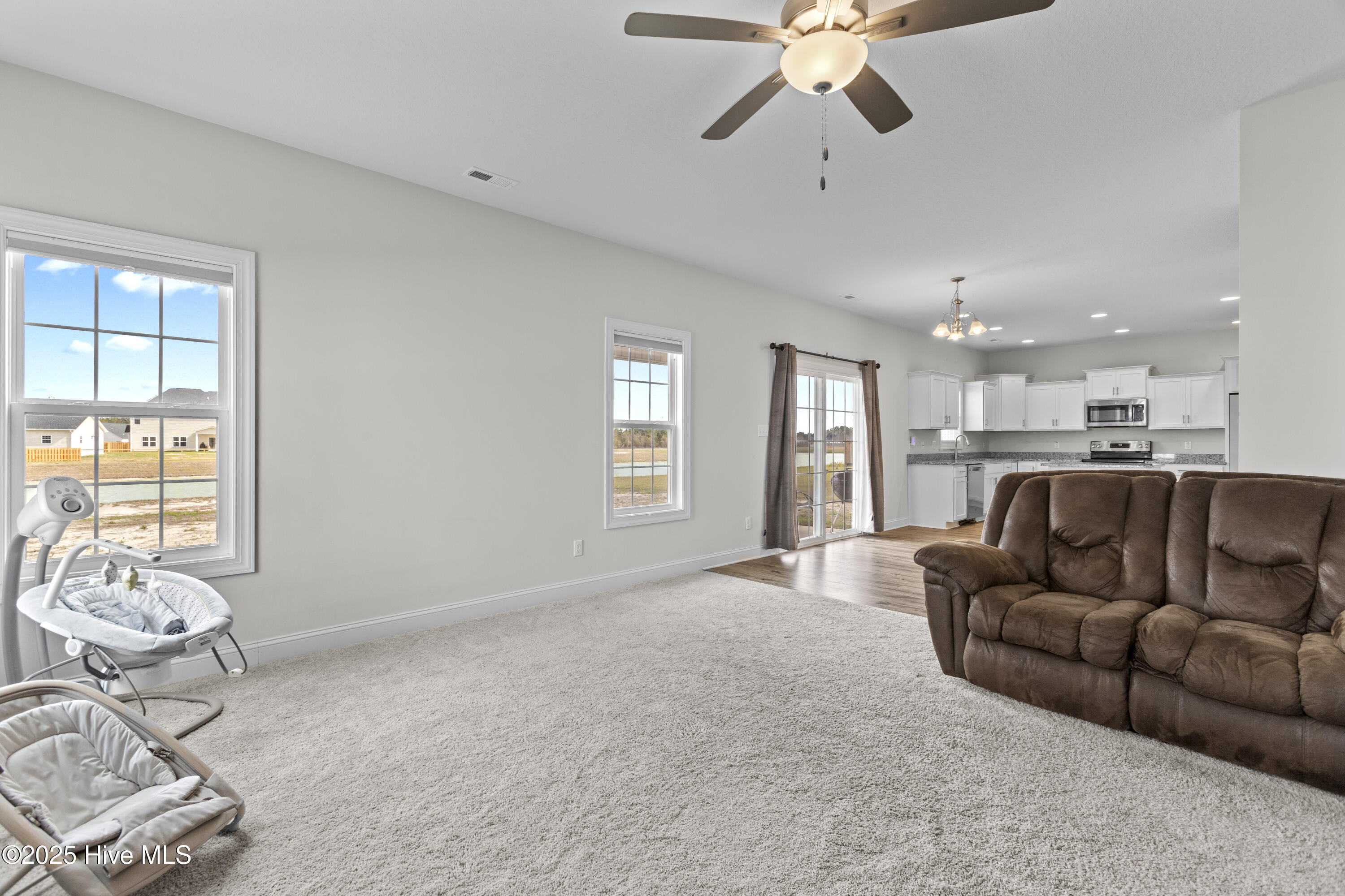 100504313 | Photo 12