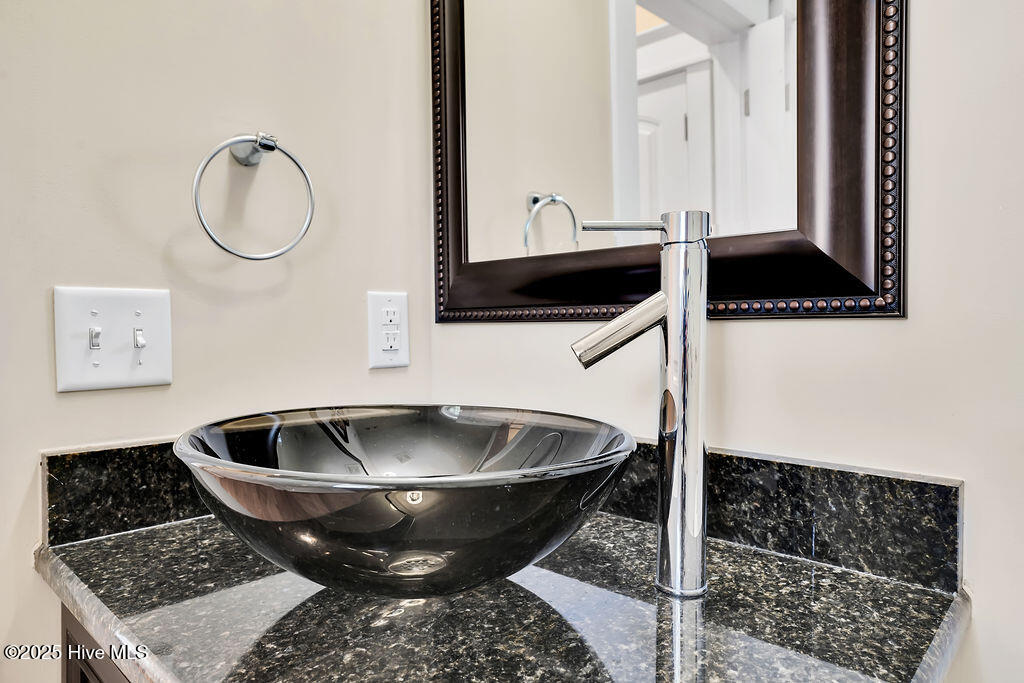 100539026 | Photo 50