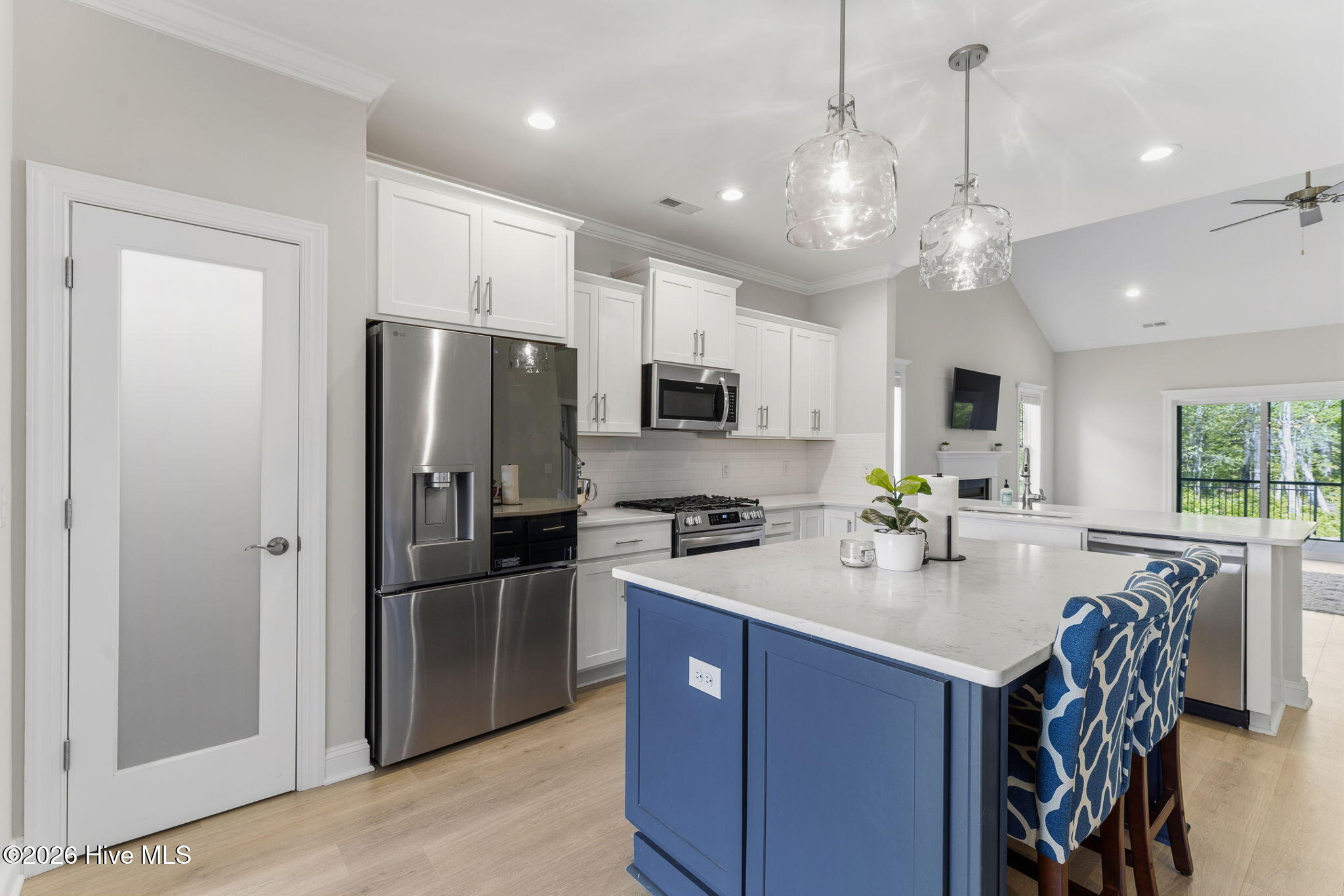 100567561 | Photo 15