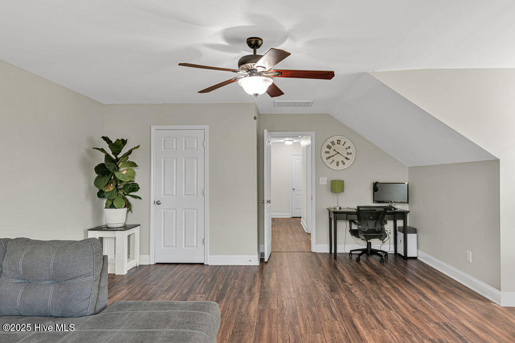 100541943 | Photo 22