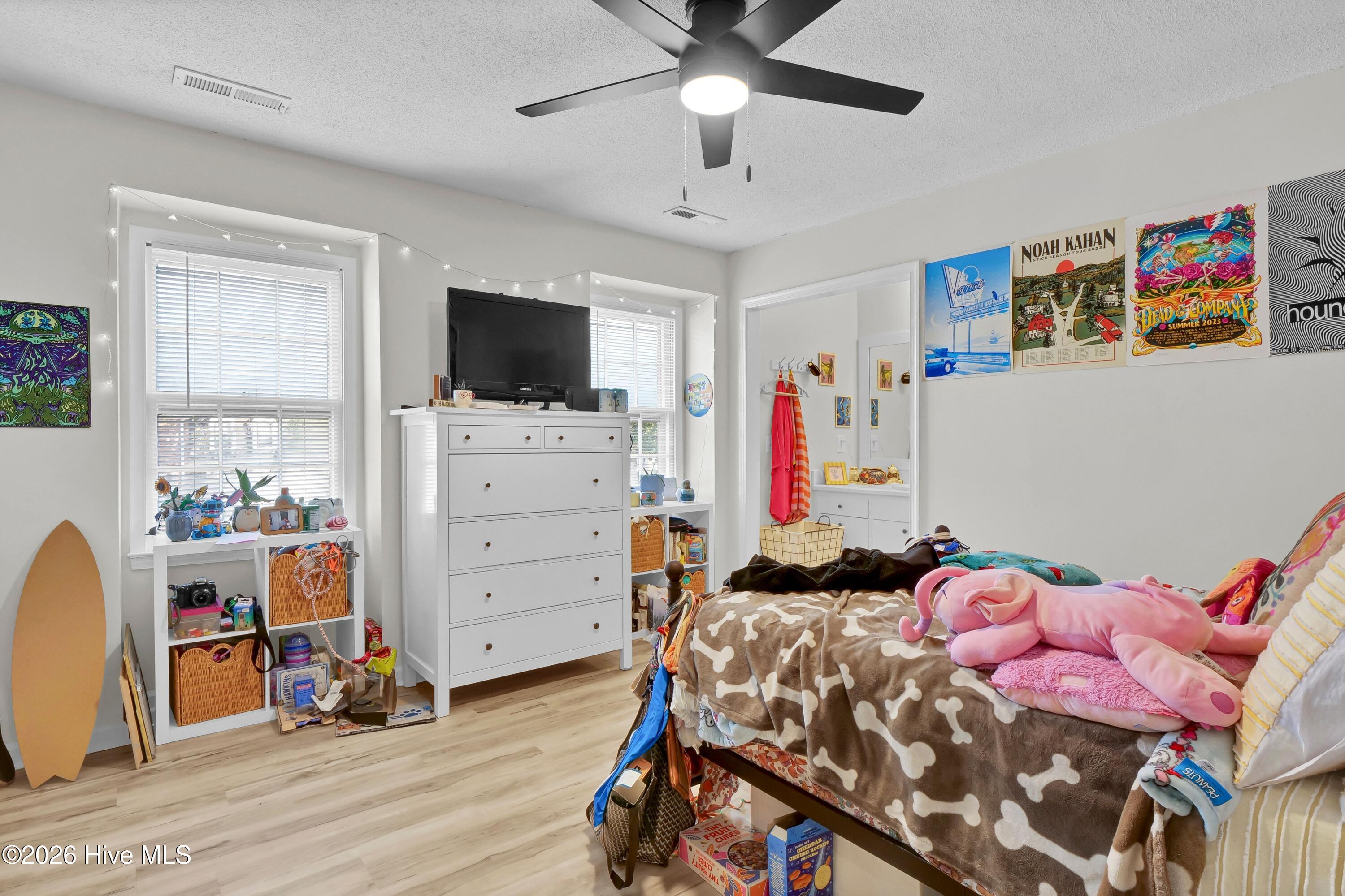 100559054 | Photo 23