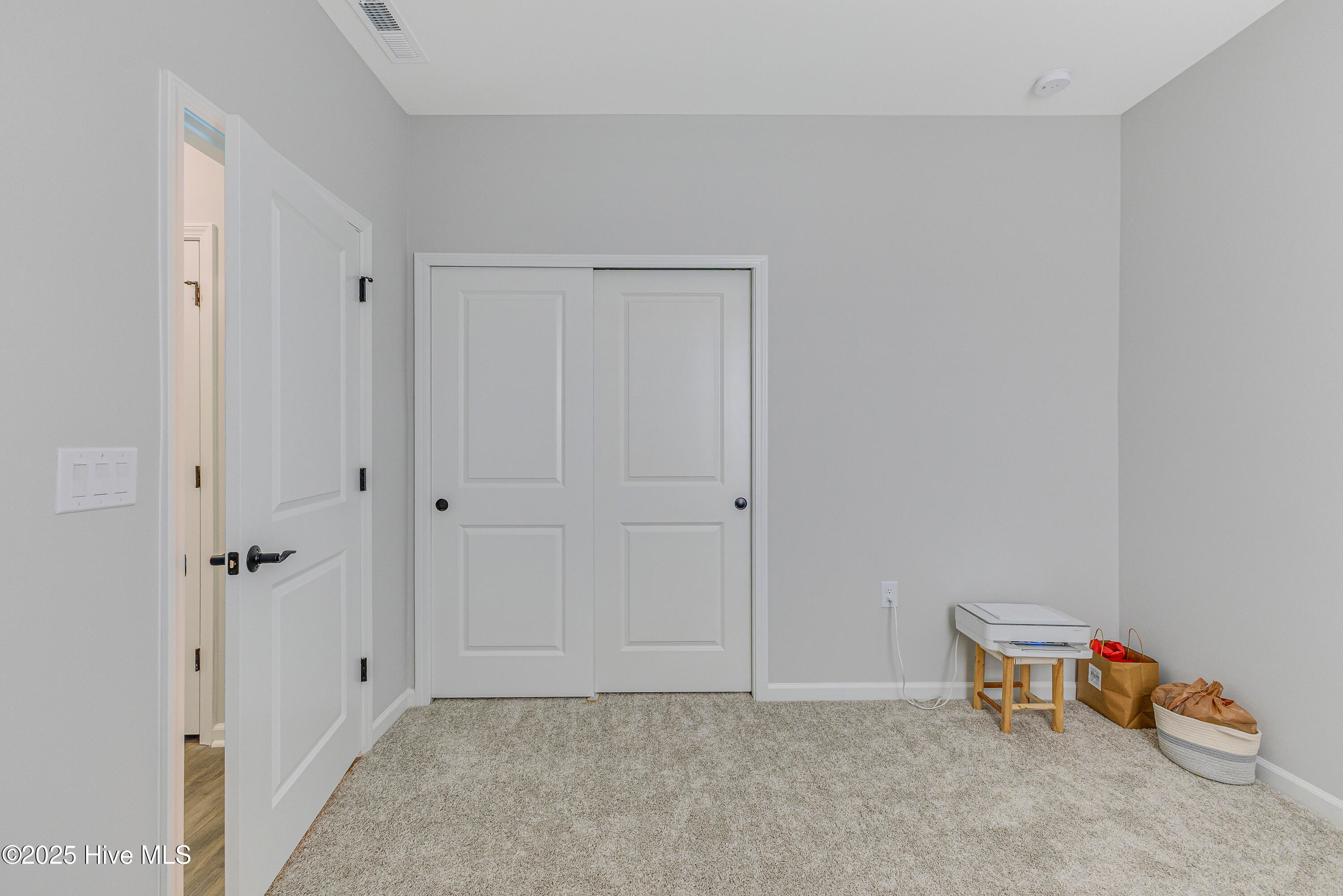 100543075 | Photo 14