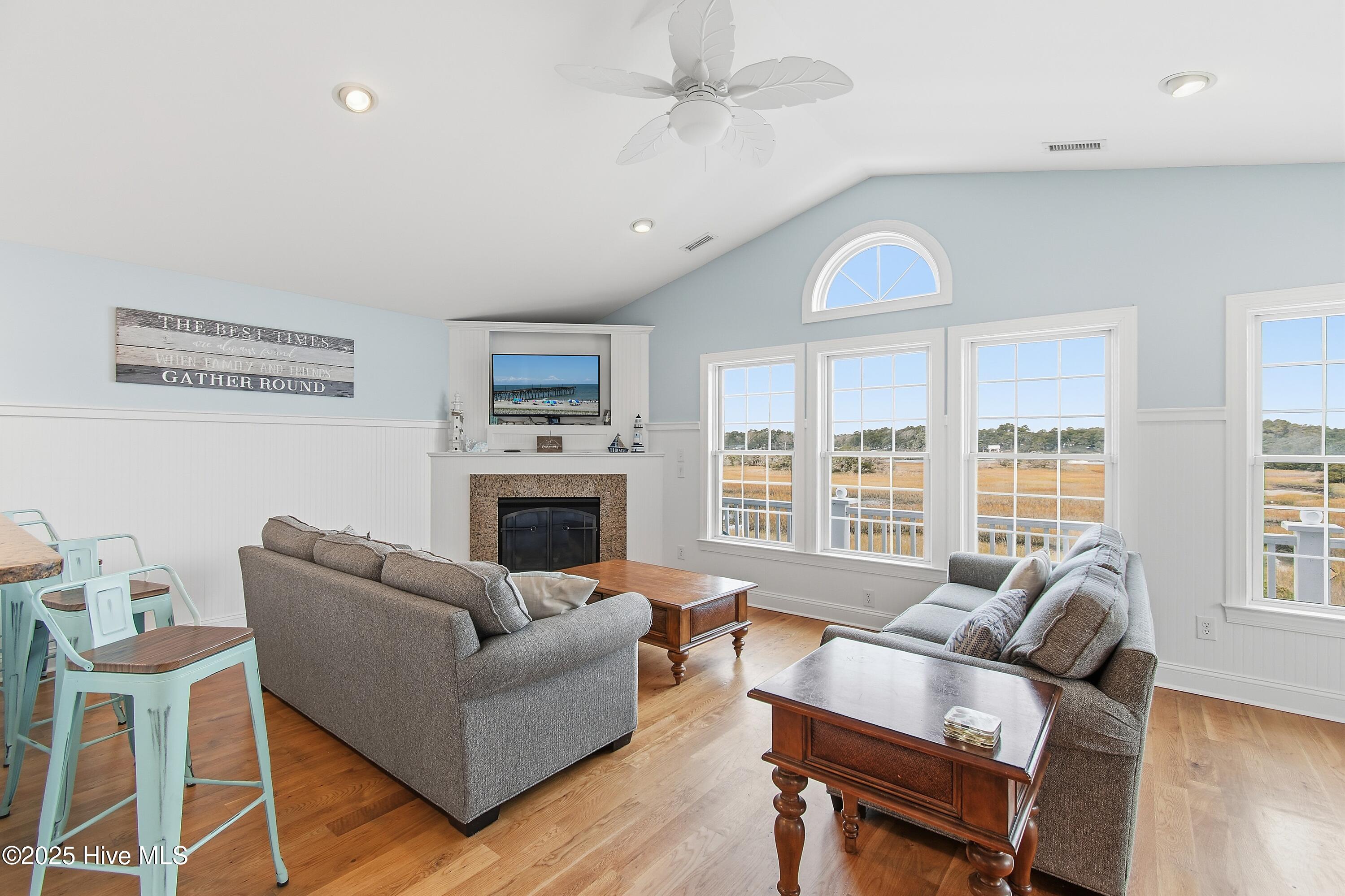 100541969 | Photo 19