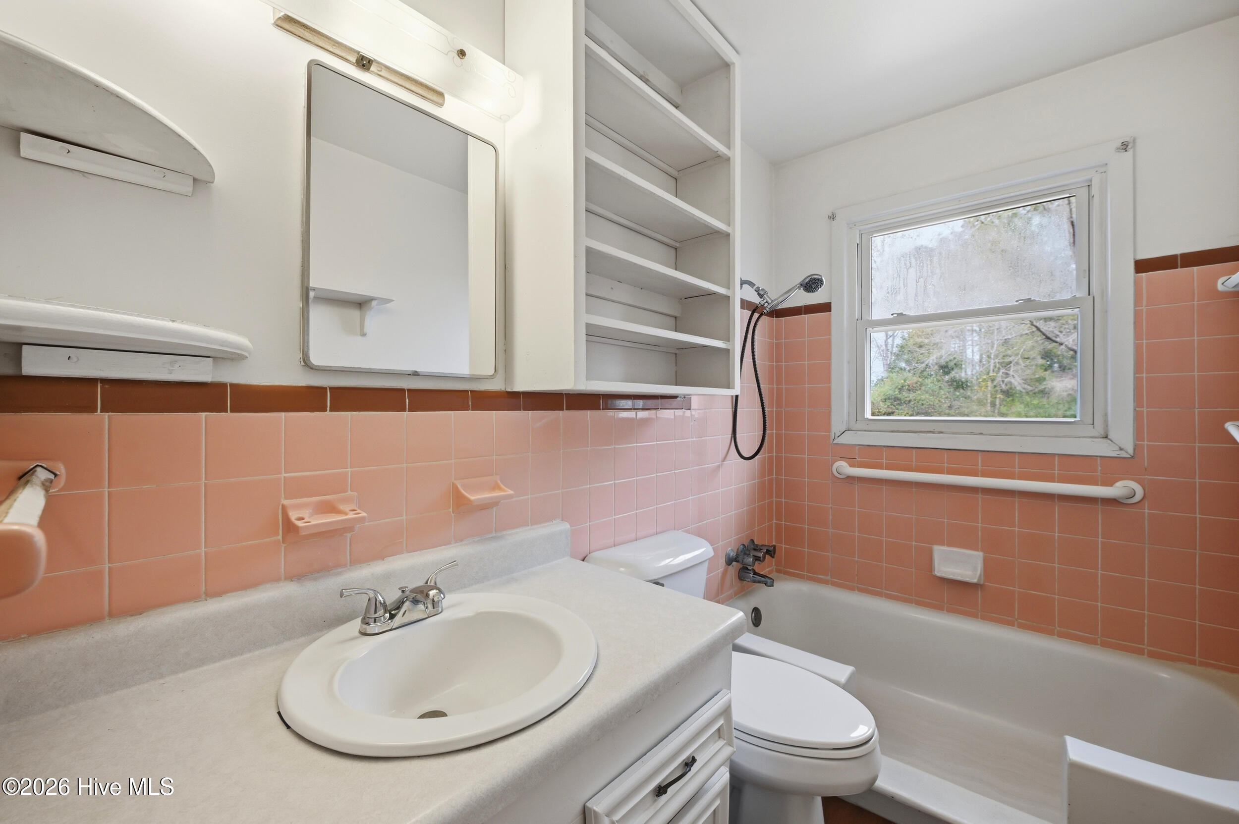 100562912 | Photo 29