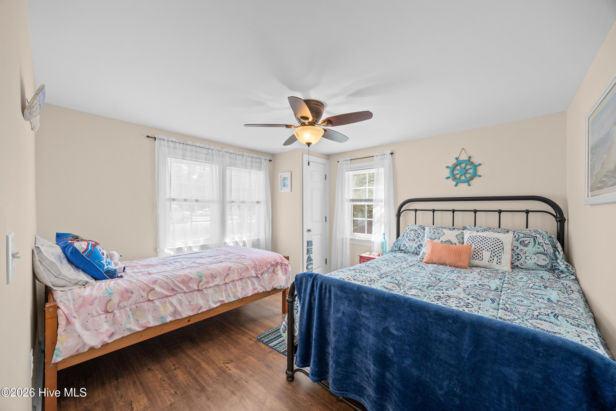 100567287 | Photo 27