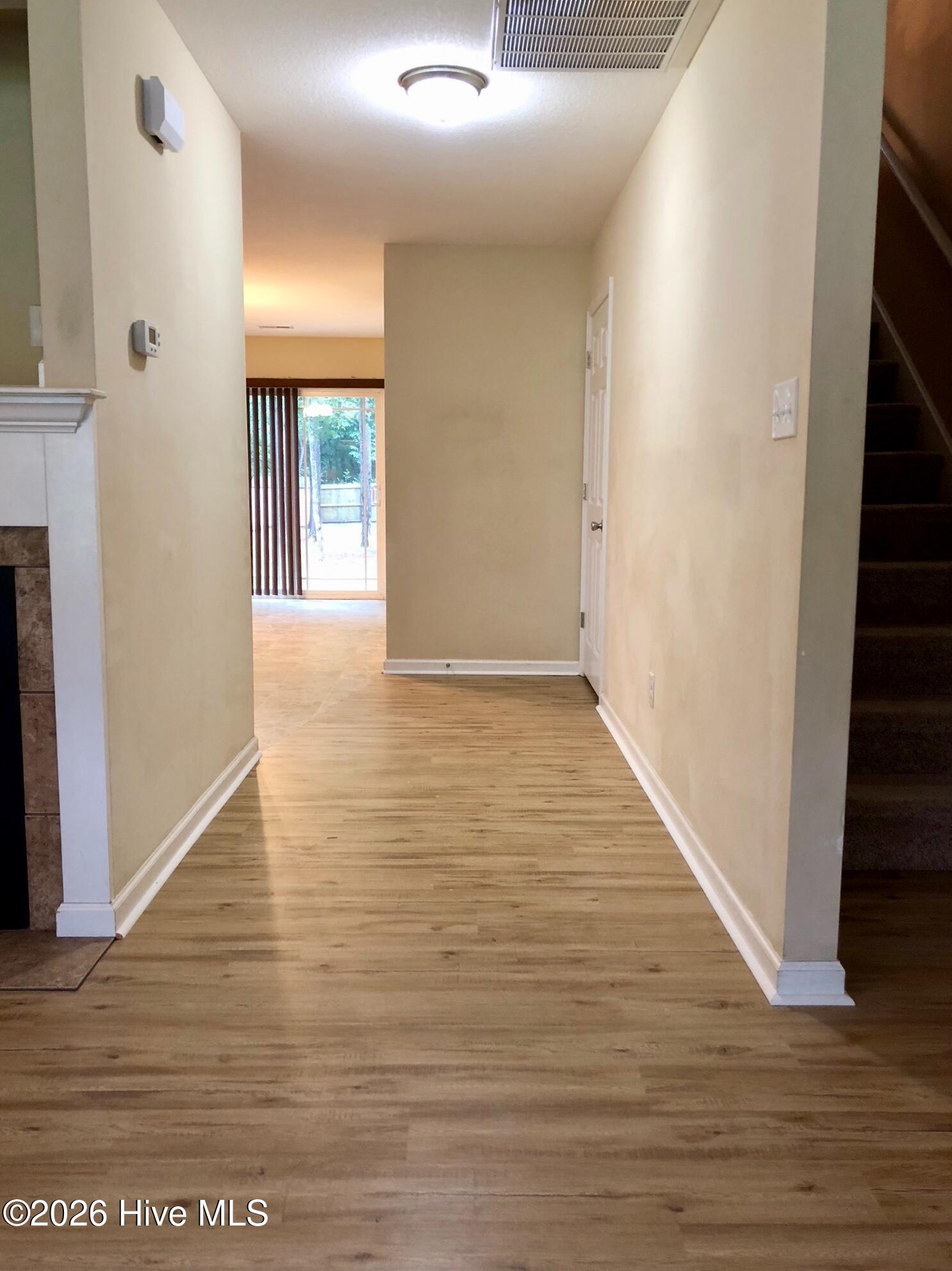 100562553 | Photo 10