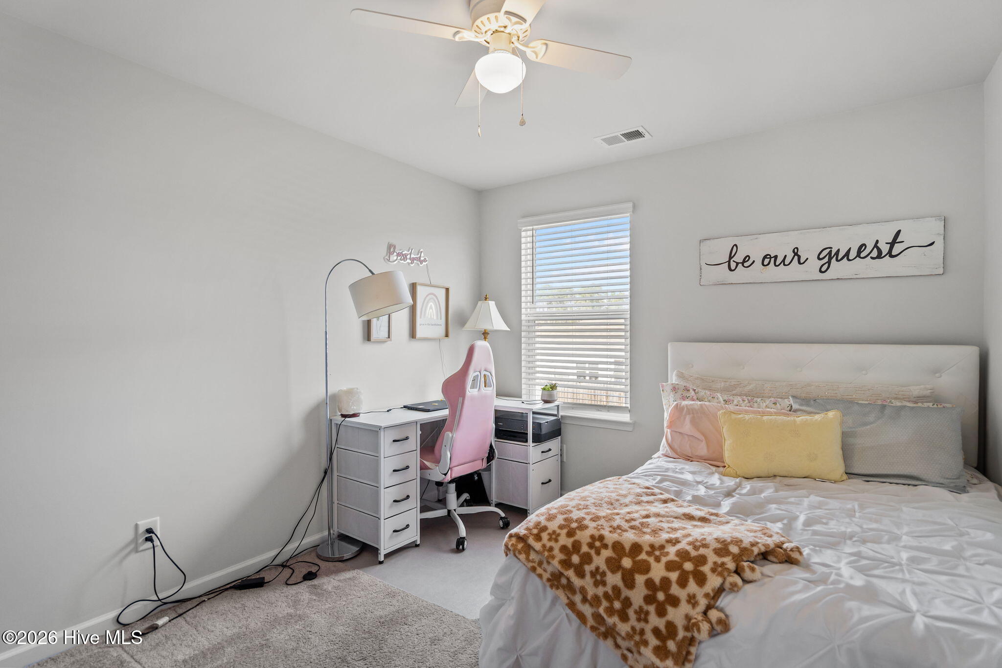 100554763 | Photo 38