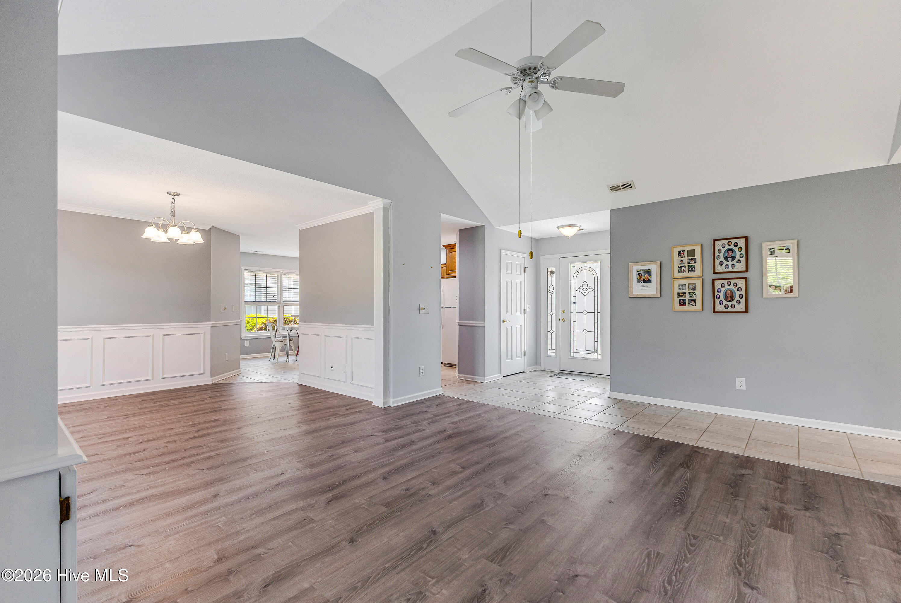 100568217 | Photo 13