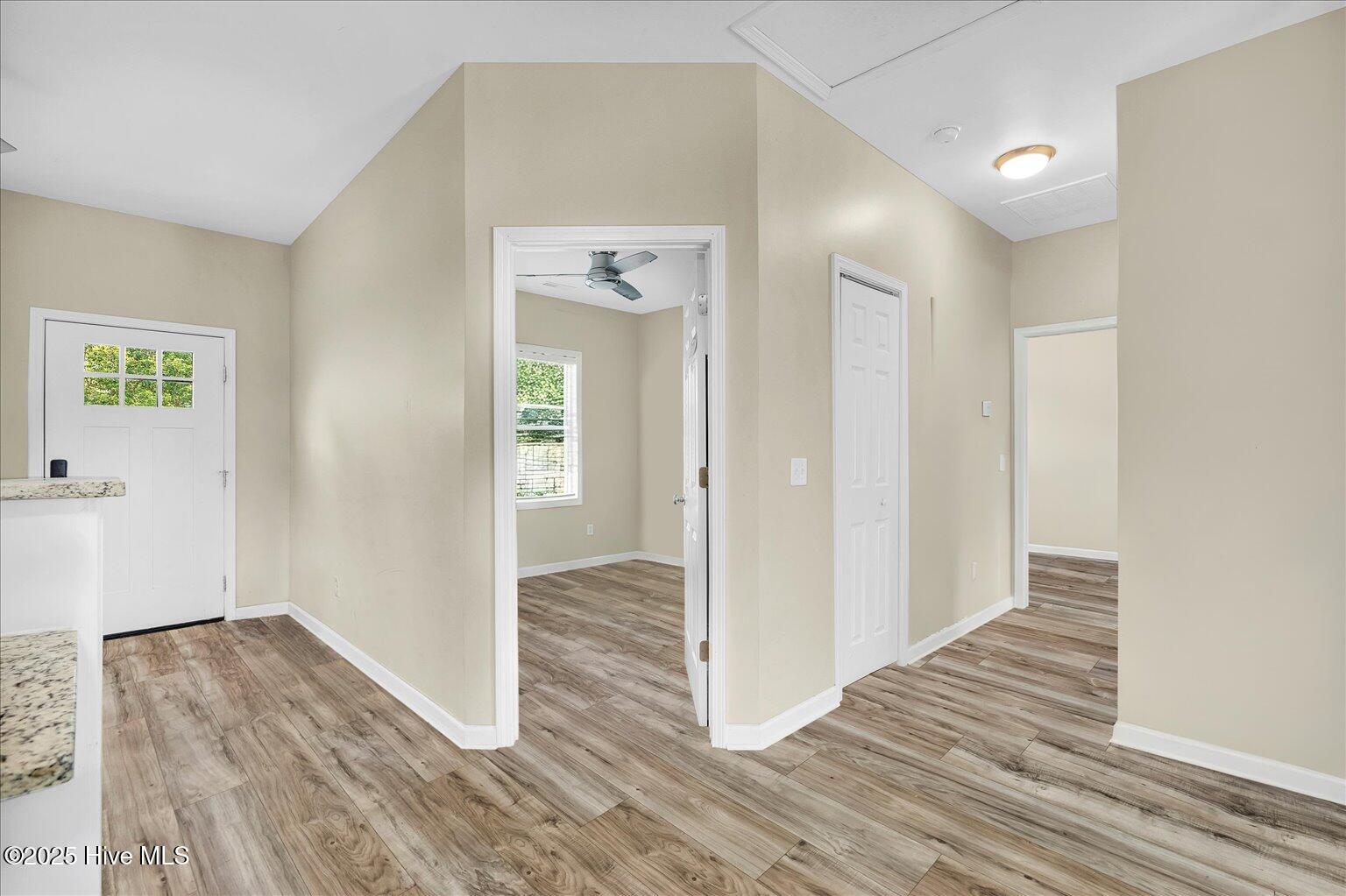 100546999 | Photo 22