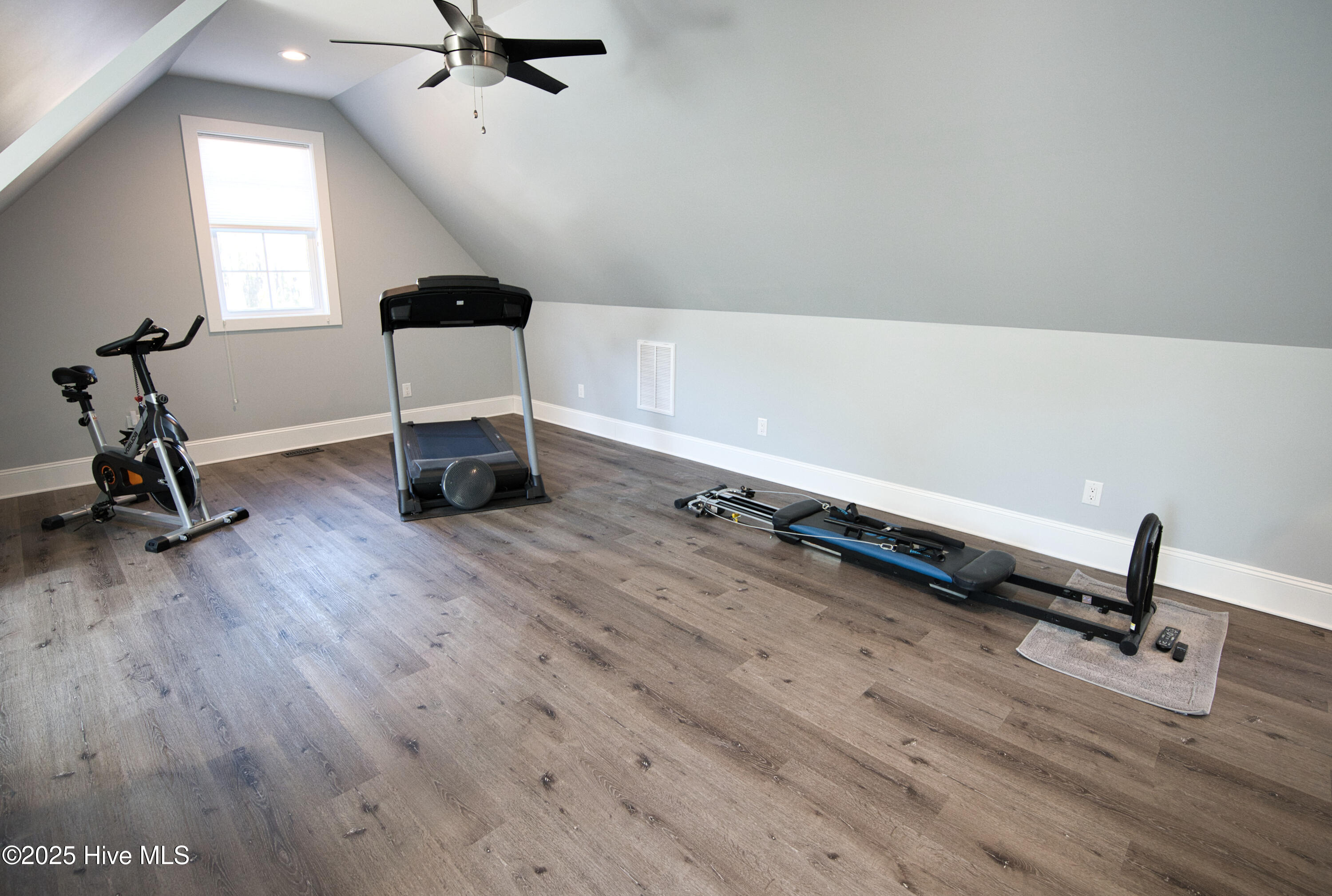 100546521 | Photo 76