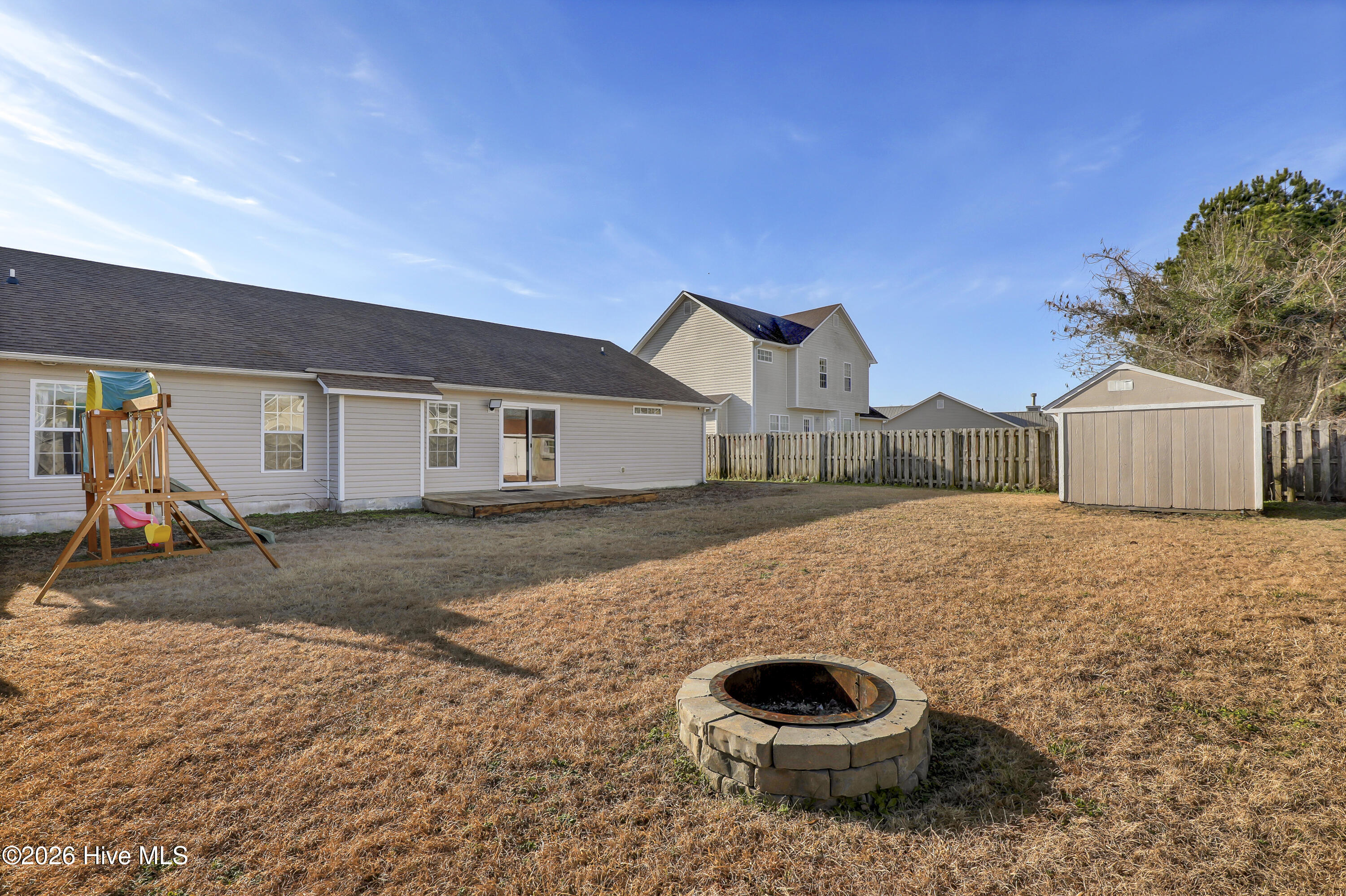 100548013 | Photo 24