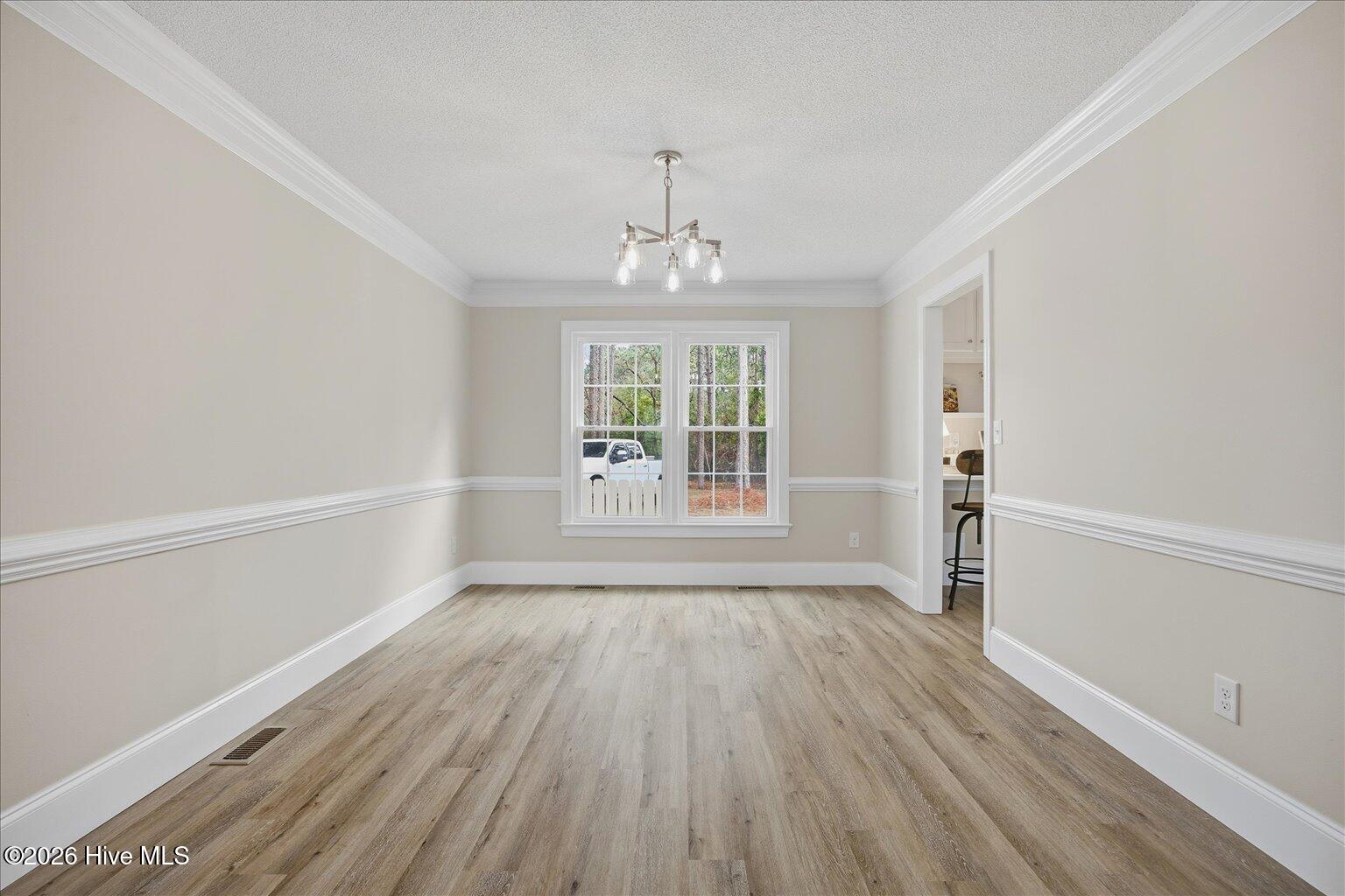 100555379 | Photo 15