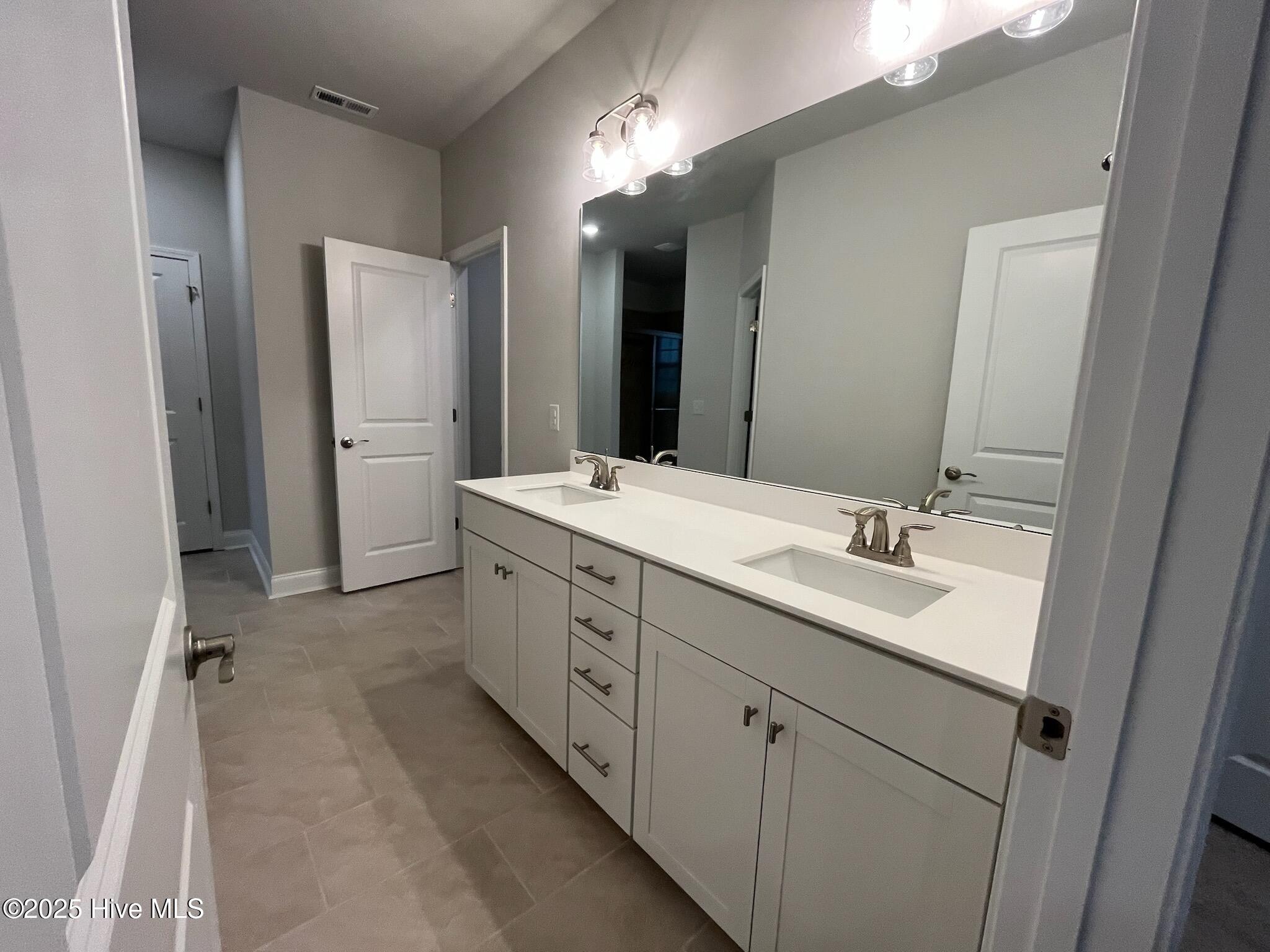 100545332 | Photo 17