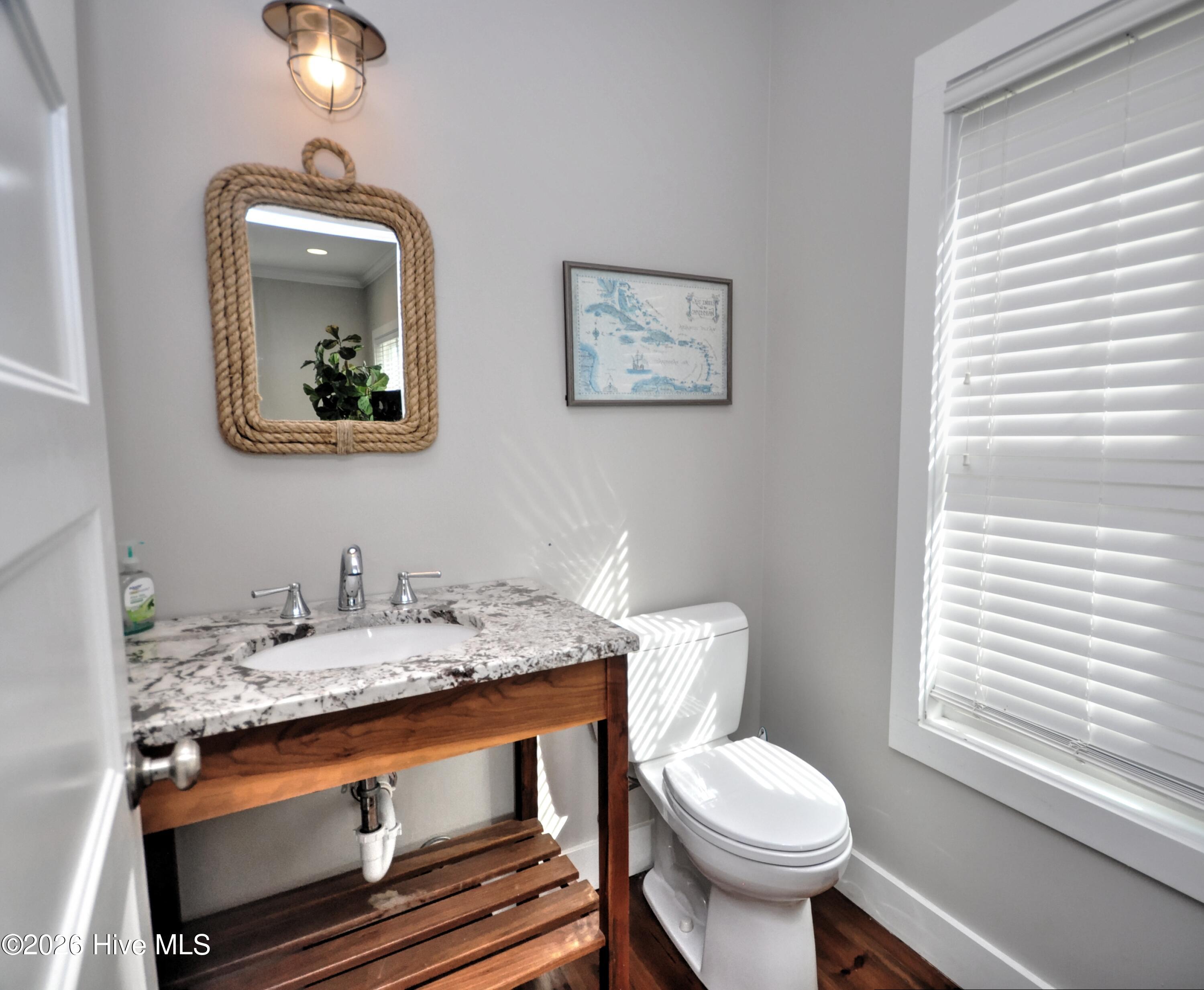 100561409 | Photo 38