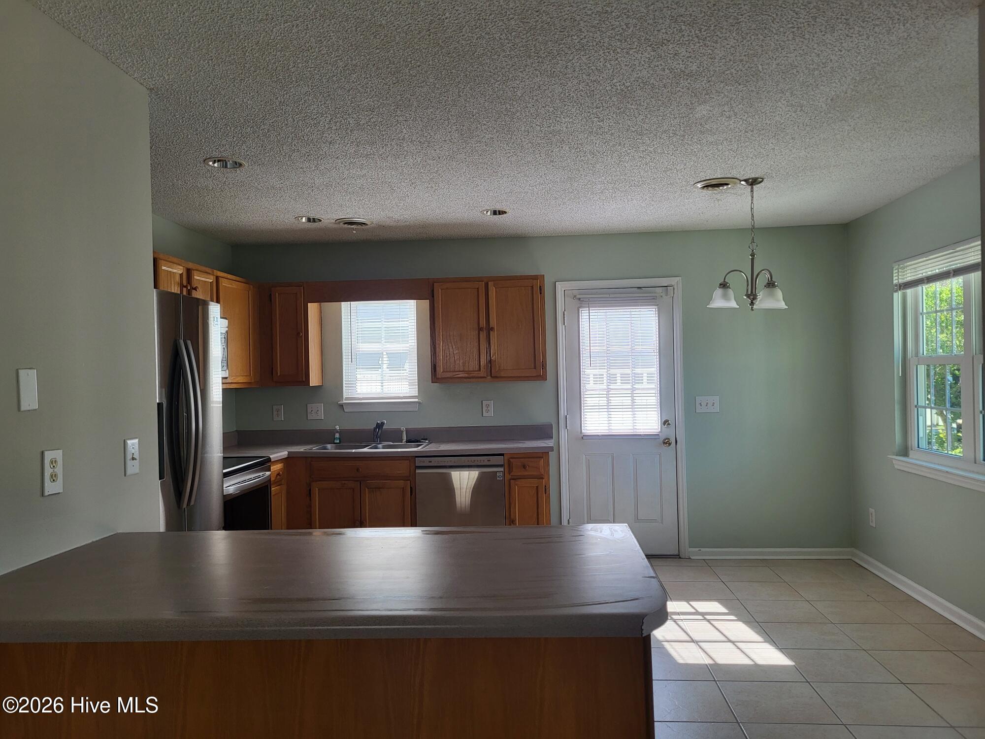 100568590 | Photo 10