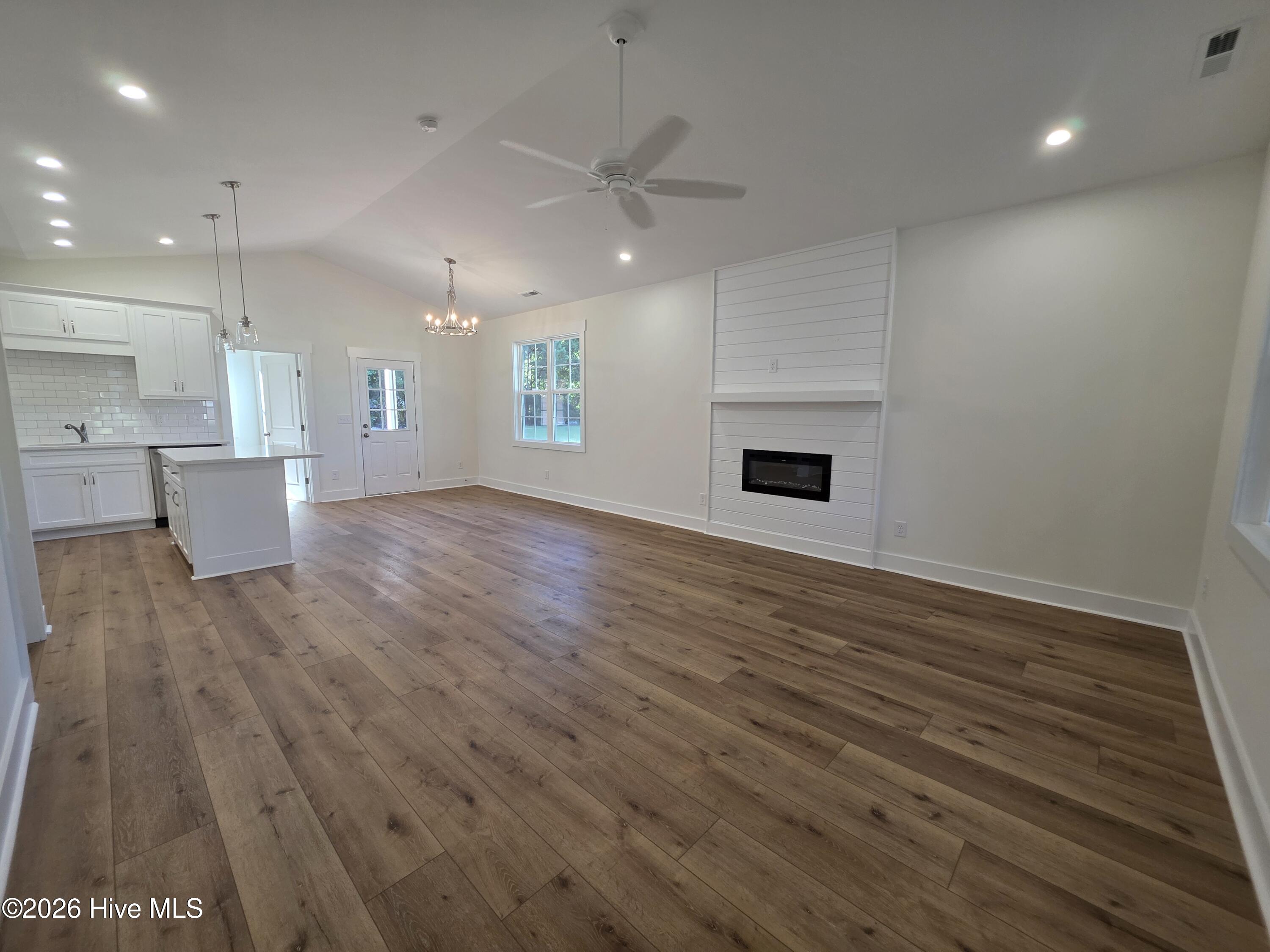 126 Kathy Street, Sneads Ferry, NC 28460 – photo 5