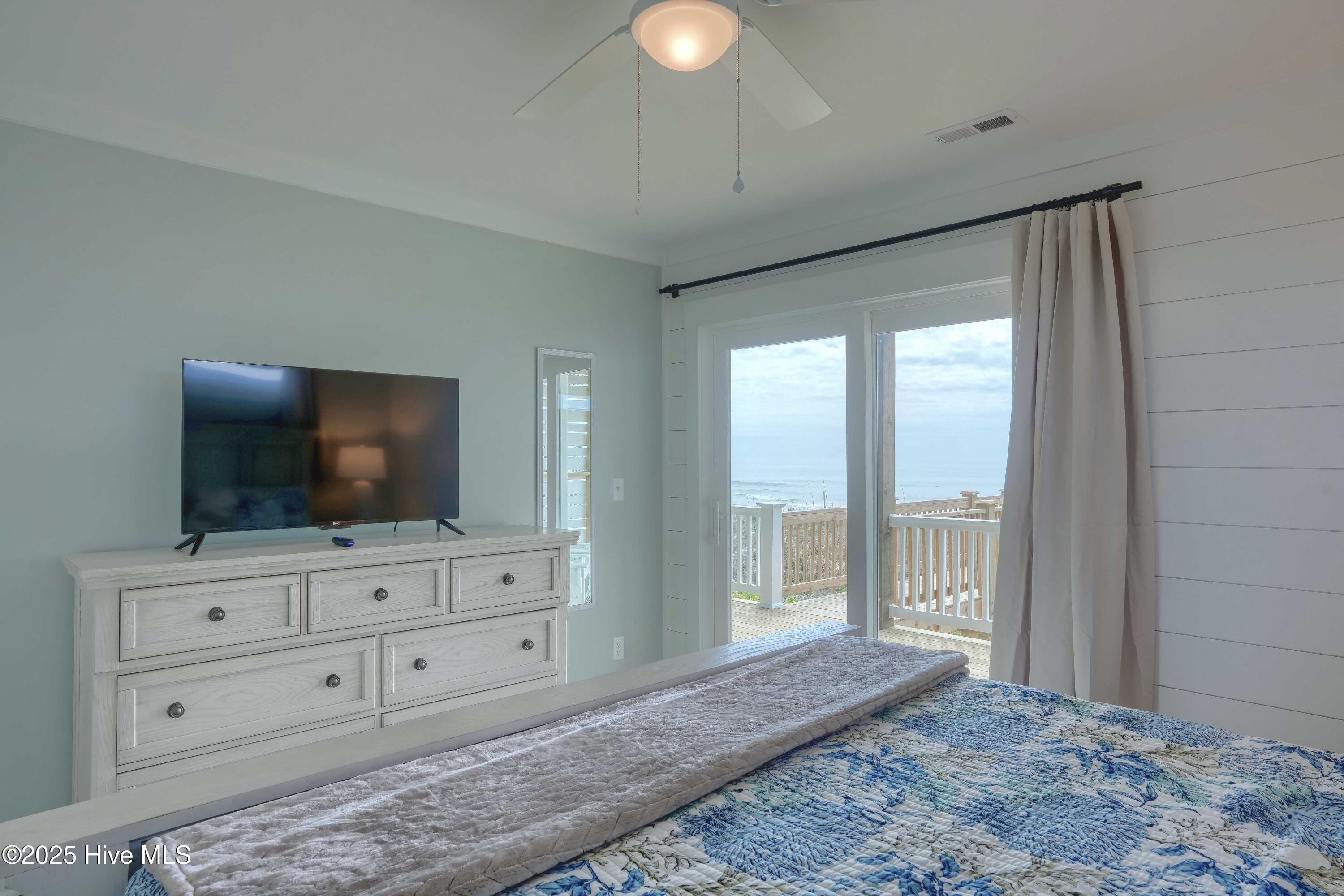 100522890 | Photo 49