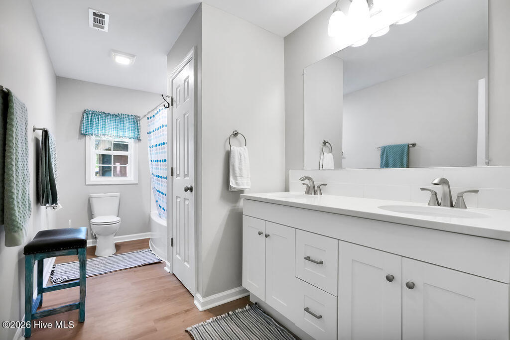 100569644 | Photo 24