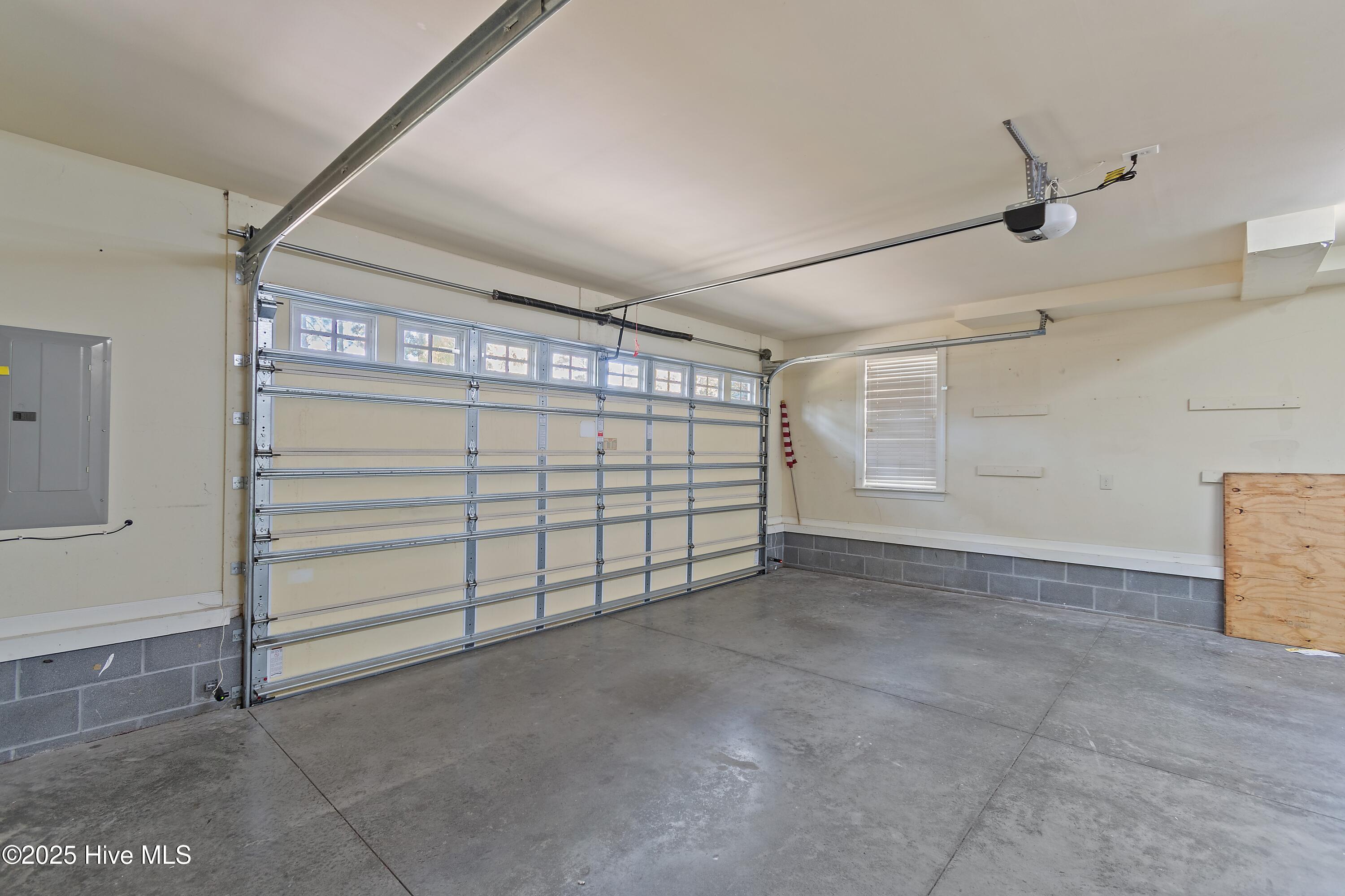 100540174 | Photo 32