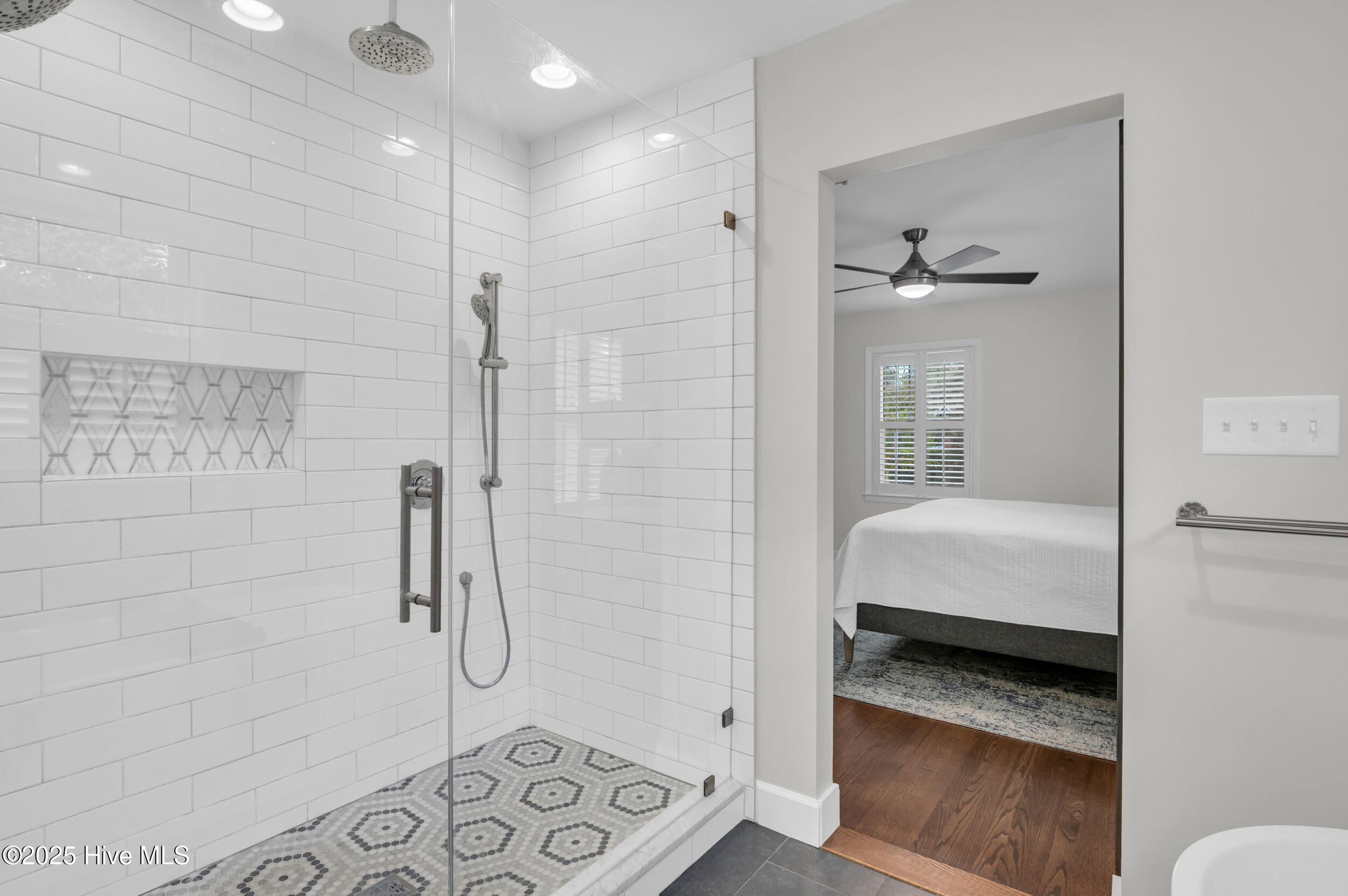 100538722 | Photo 20