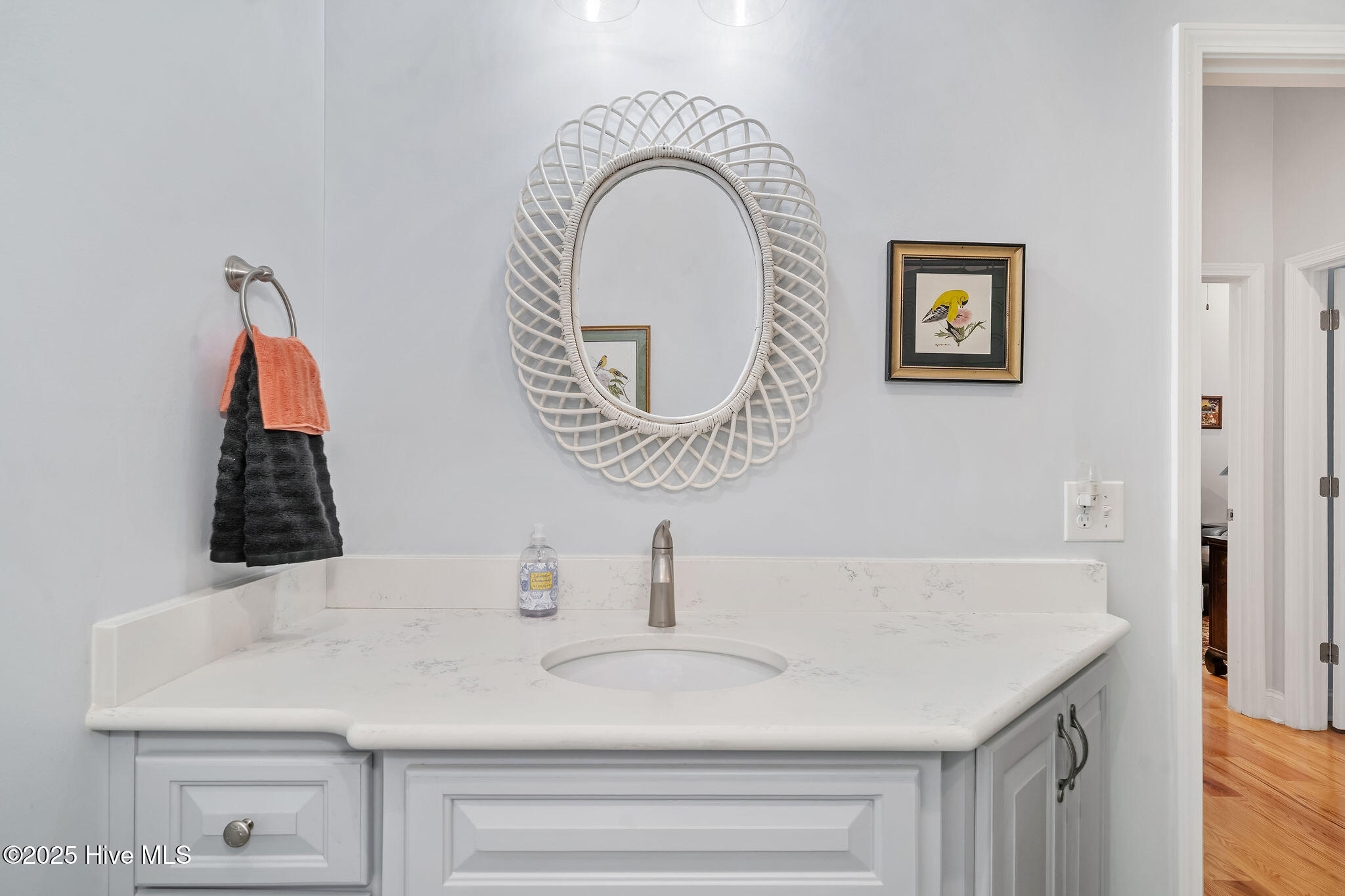 100534572 | Photo 32