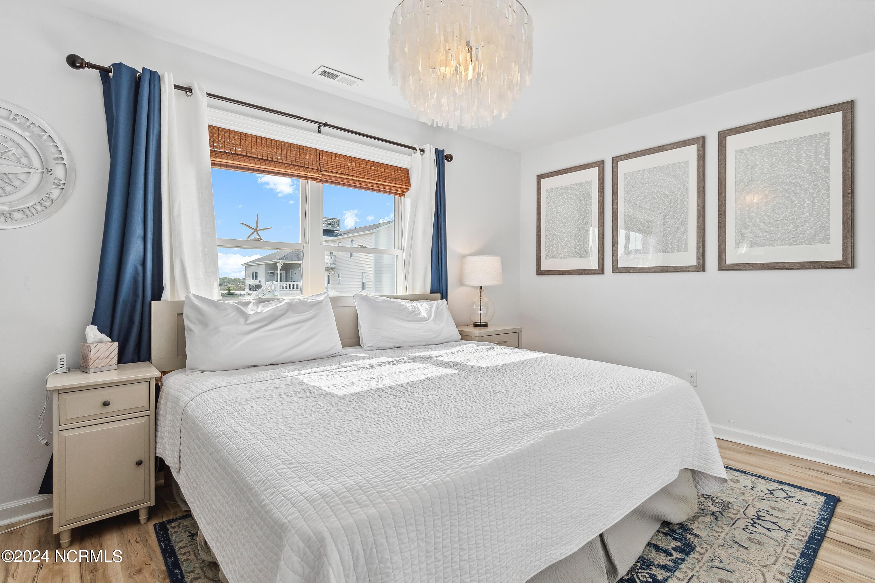 100558410 | Photo 67