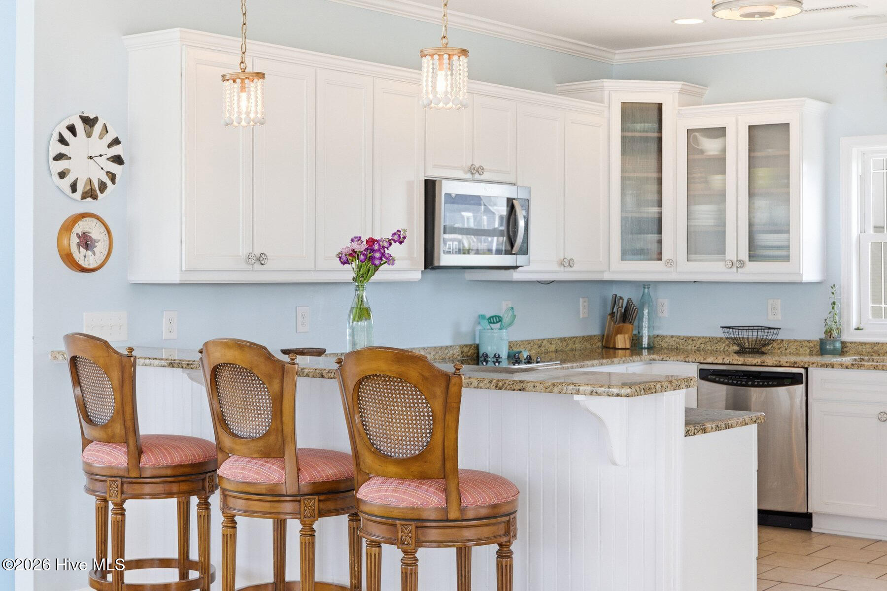 100566384 | Photo 14