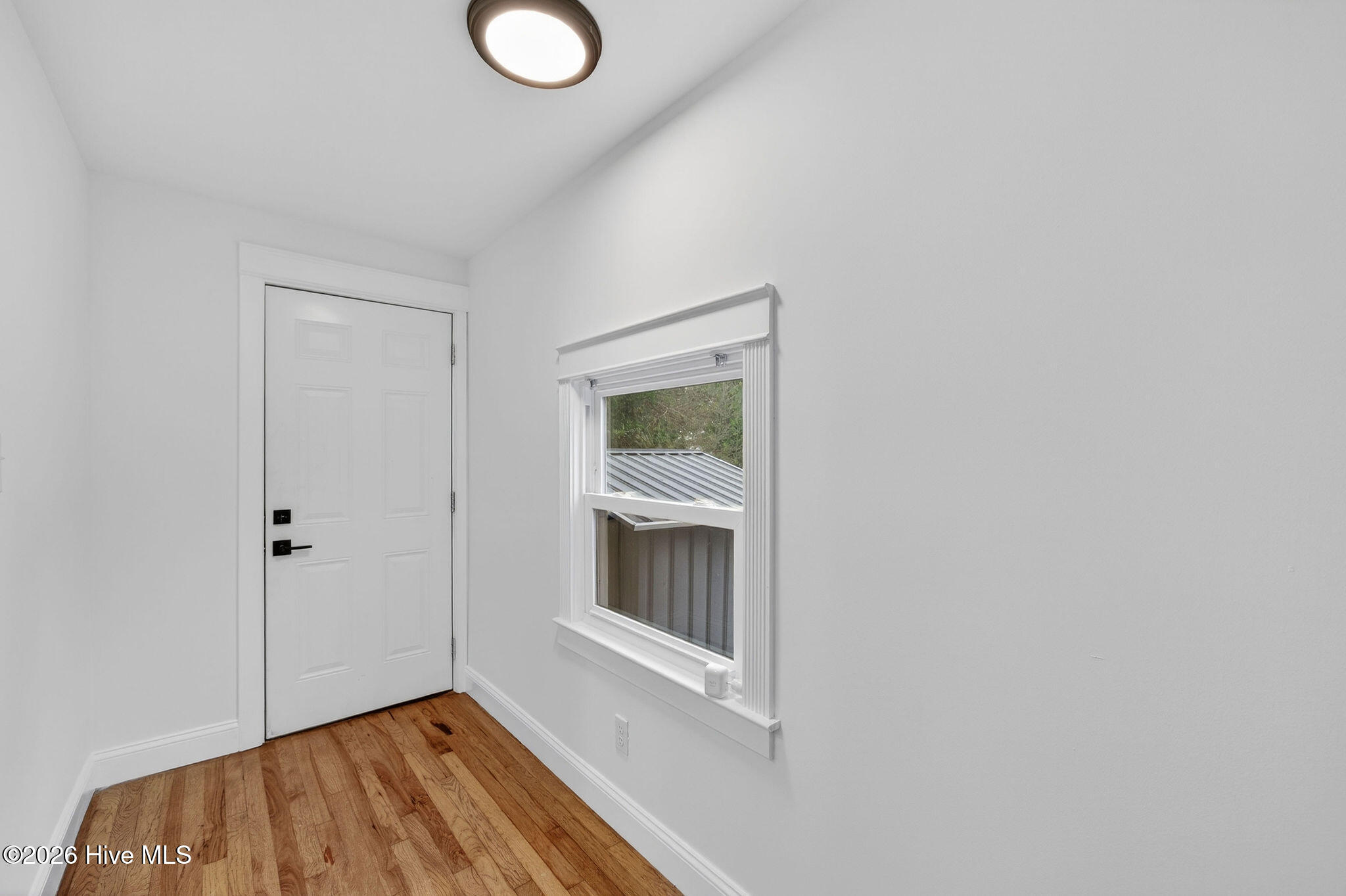 100549364 | Photo 18