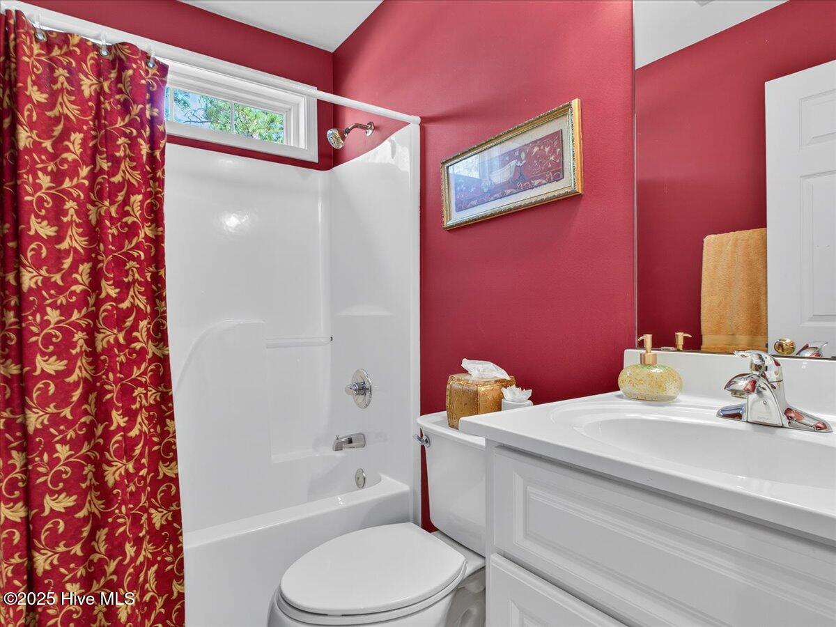 100537242 | Photo 33