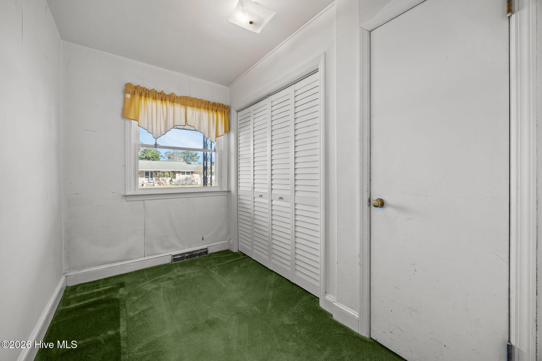 100547084 | Photo 23