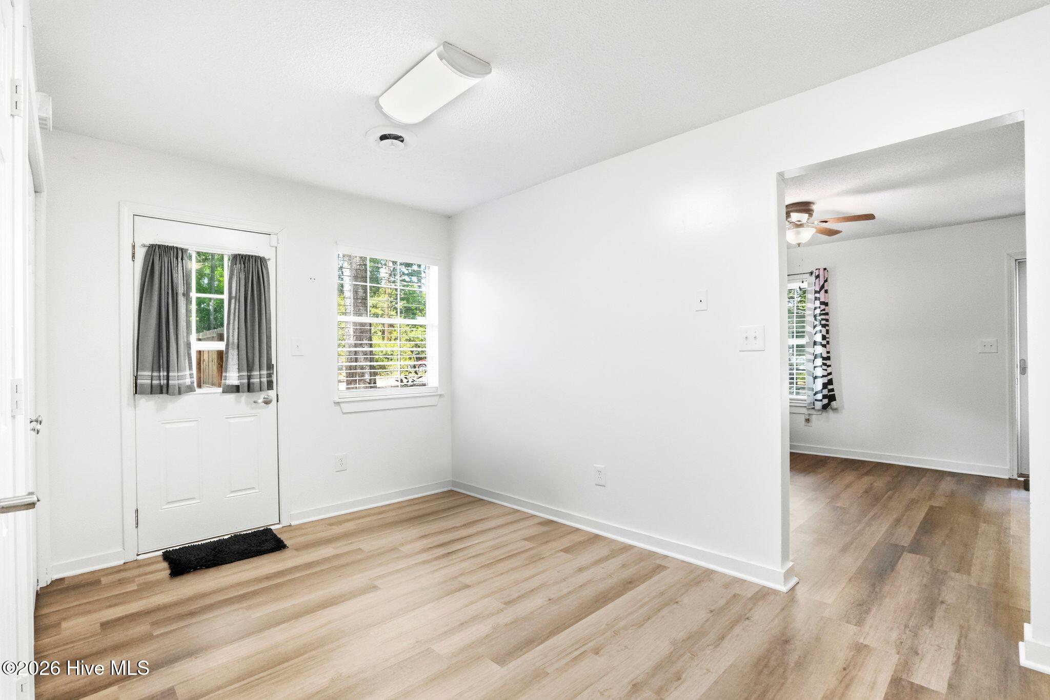 100566339 | Photo 13