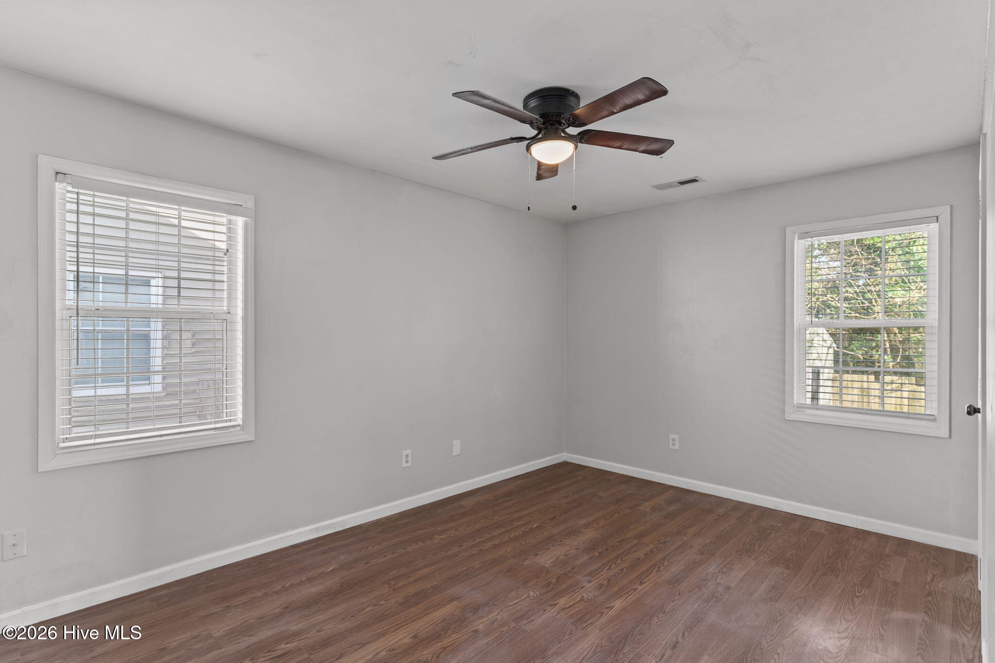 100552735 | Photo 26