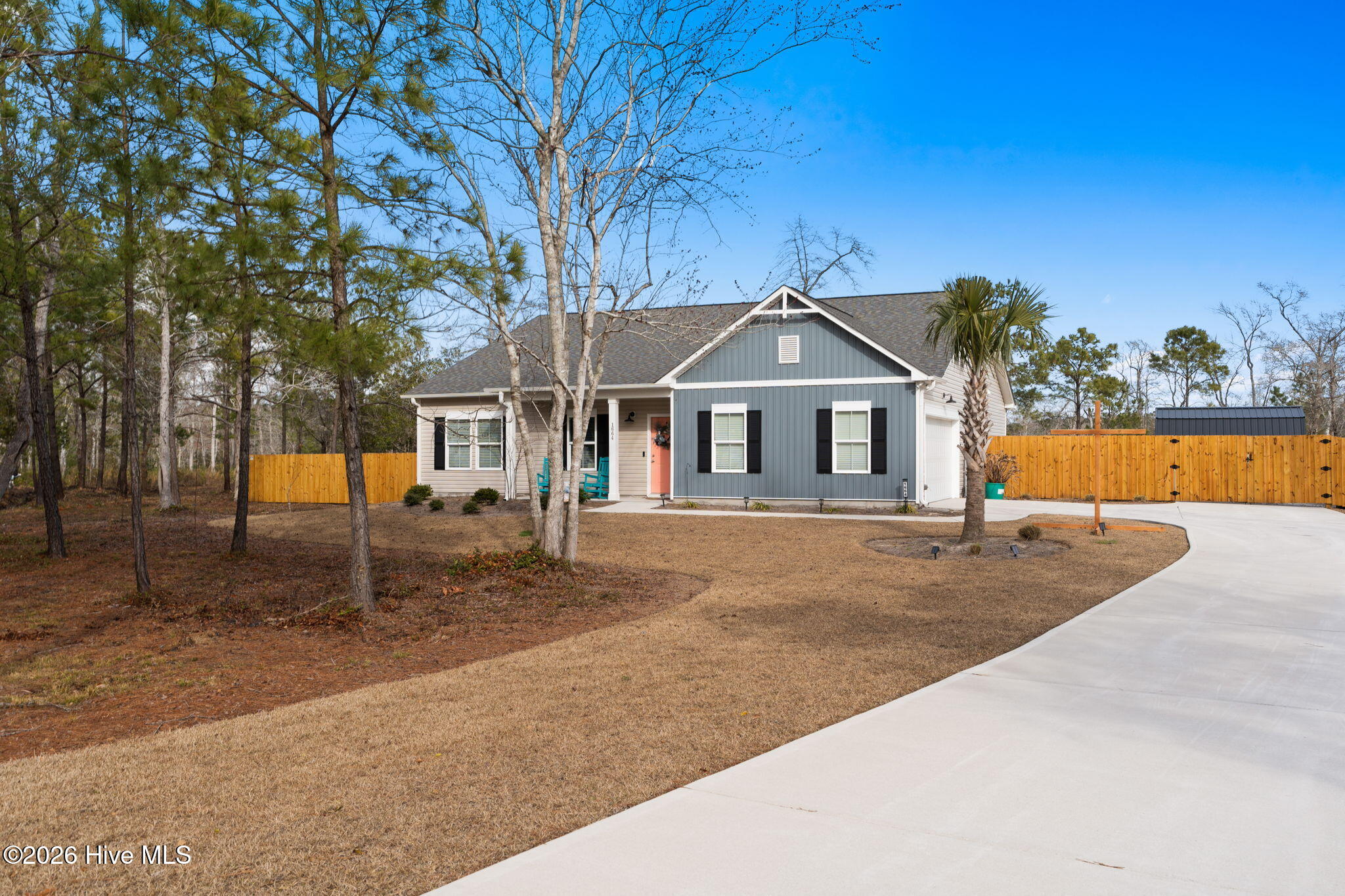 100556728 | Photo 49