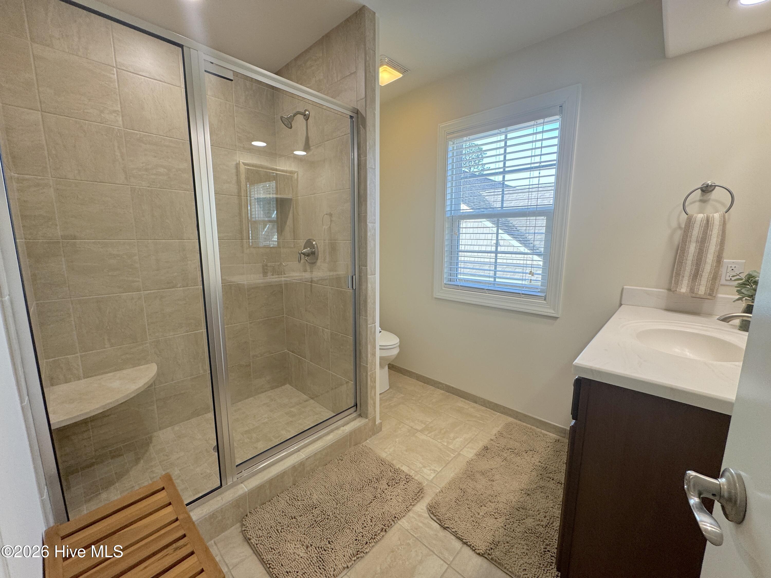 100564015 | Photo 31