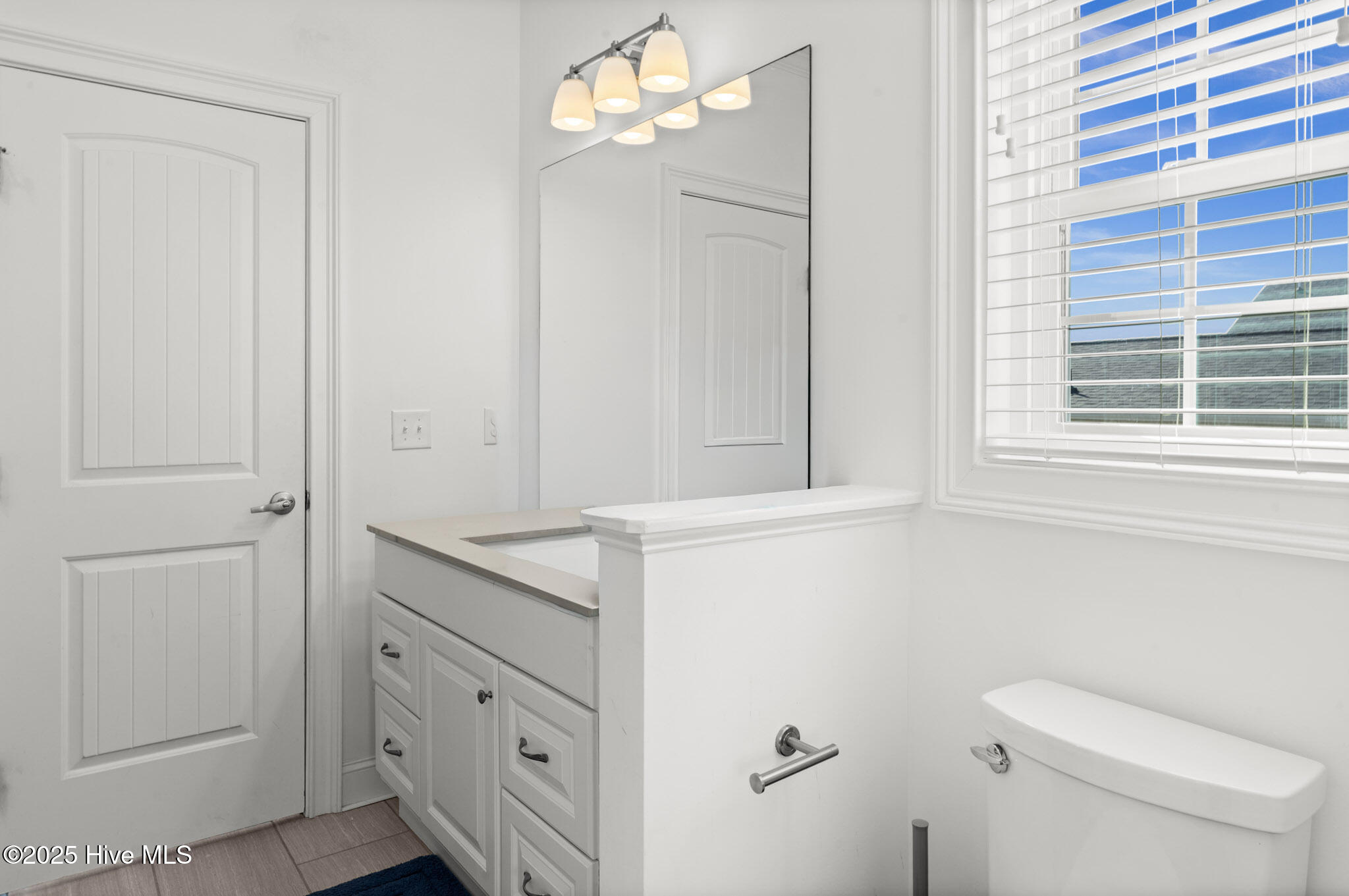 100541002 | Photo 18