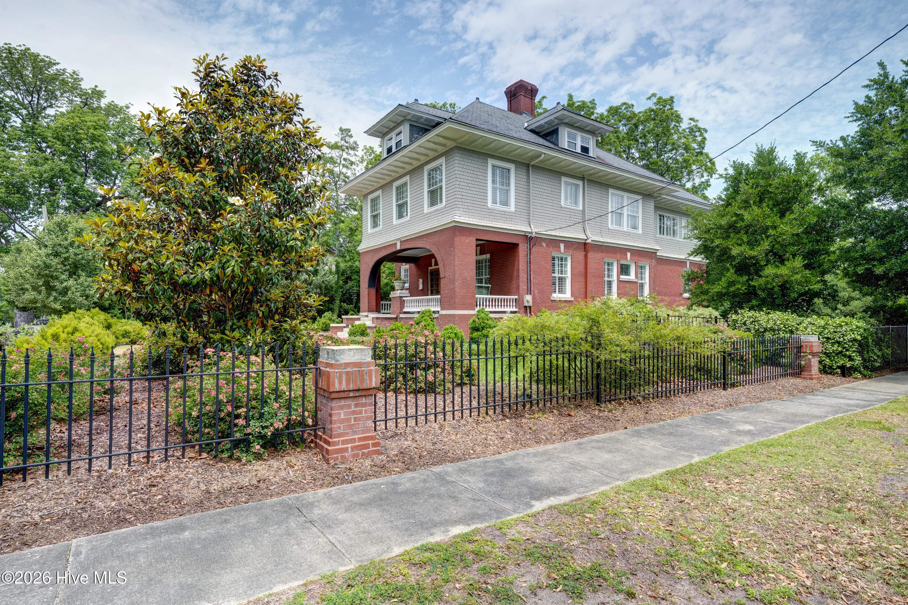 1404 National 