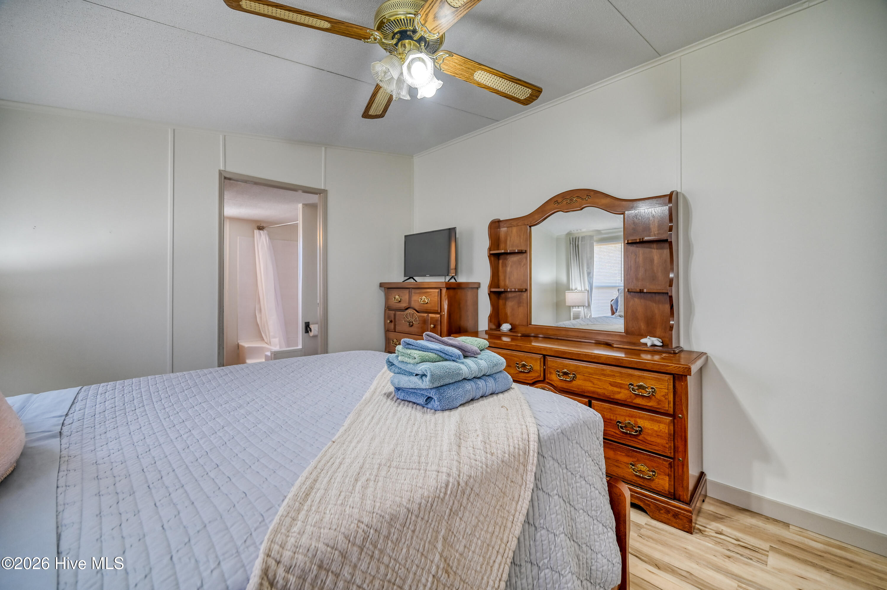 100557720 | Photo 27