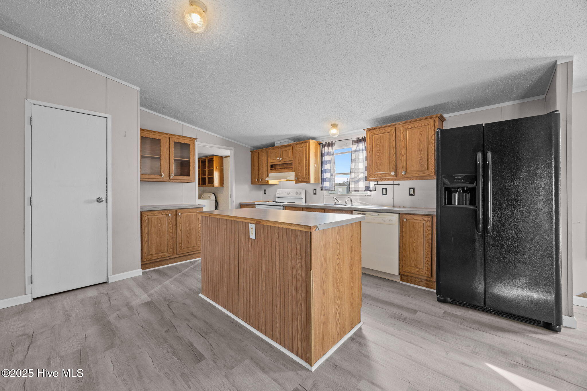 100546042 | Photo 13